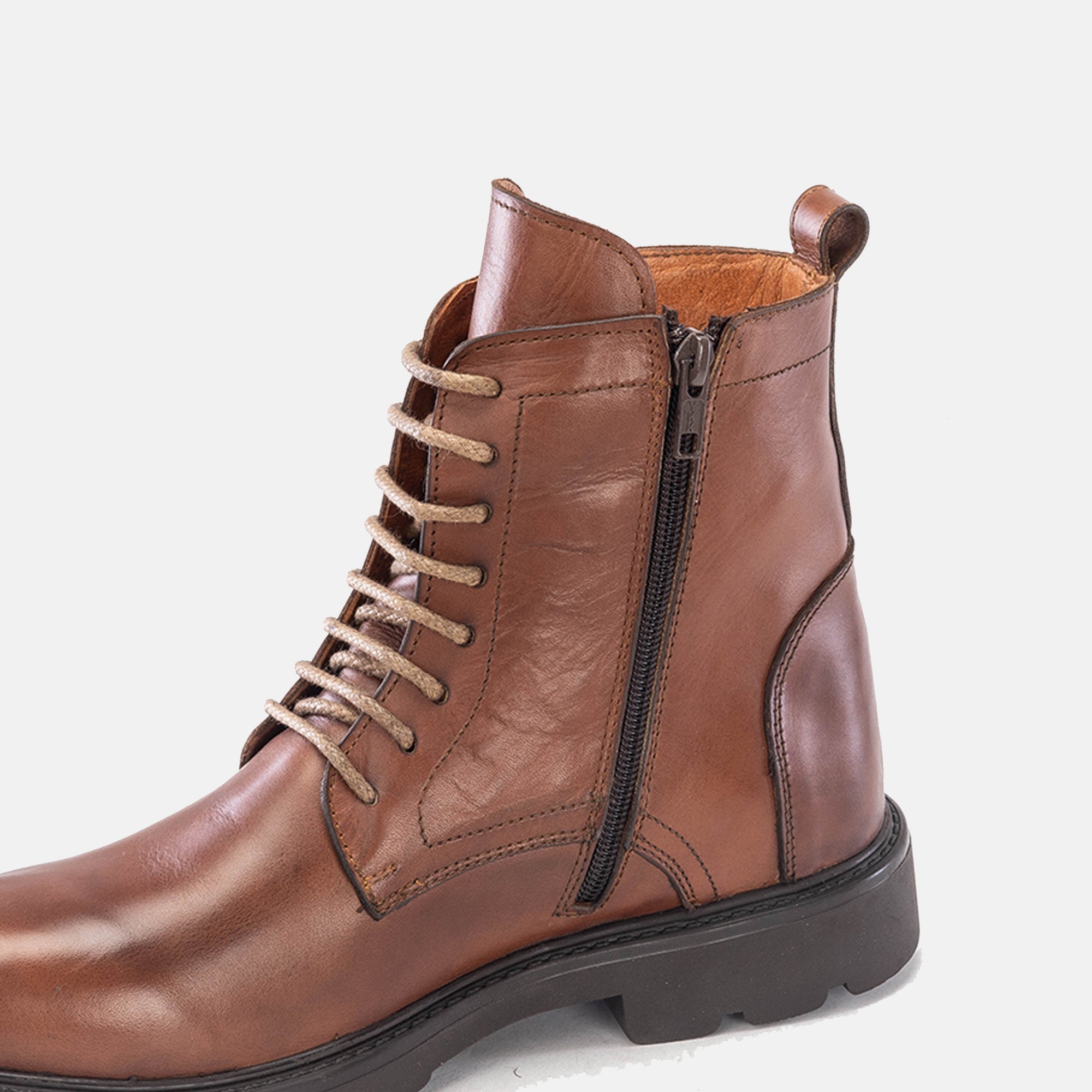 1024 Camel leather ankle boot