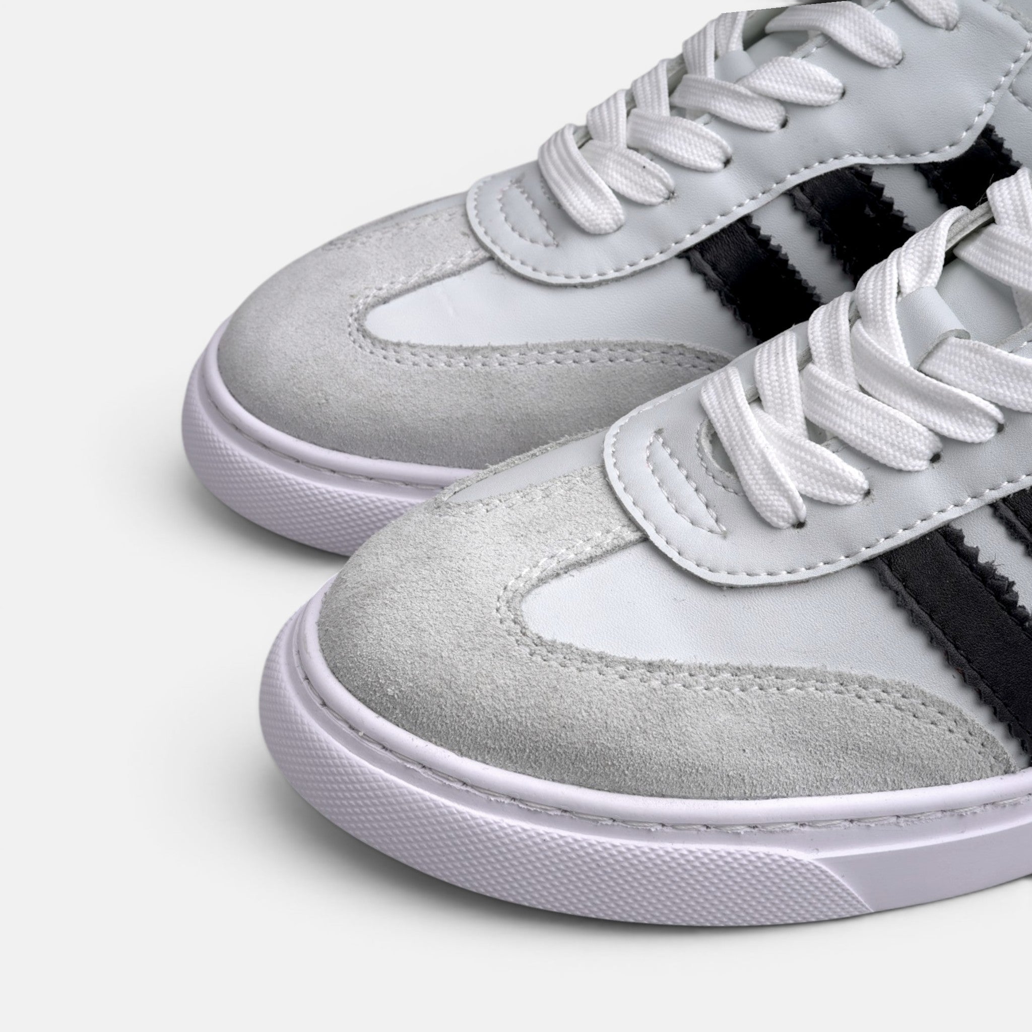 Volzak 2037 Black Leather Sneakers