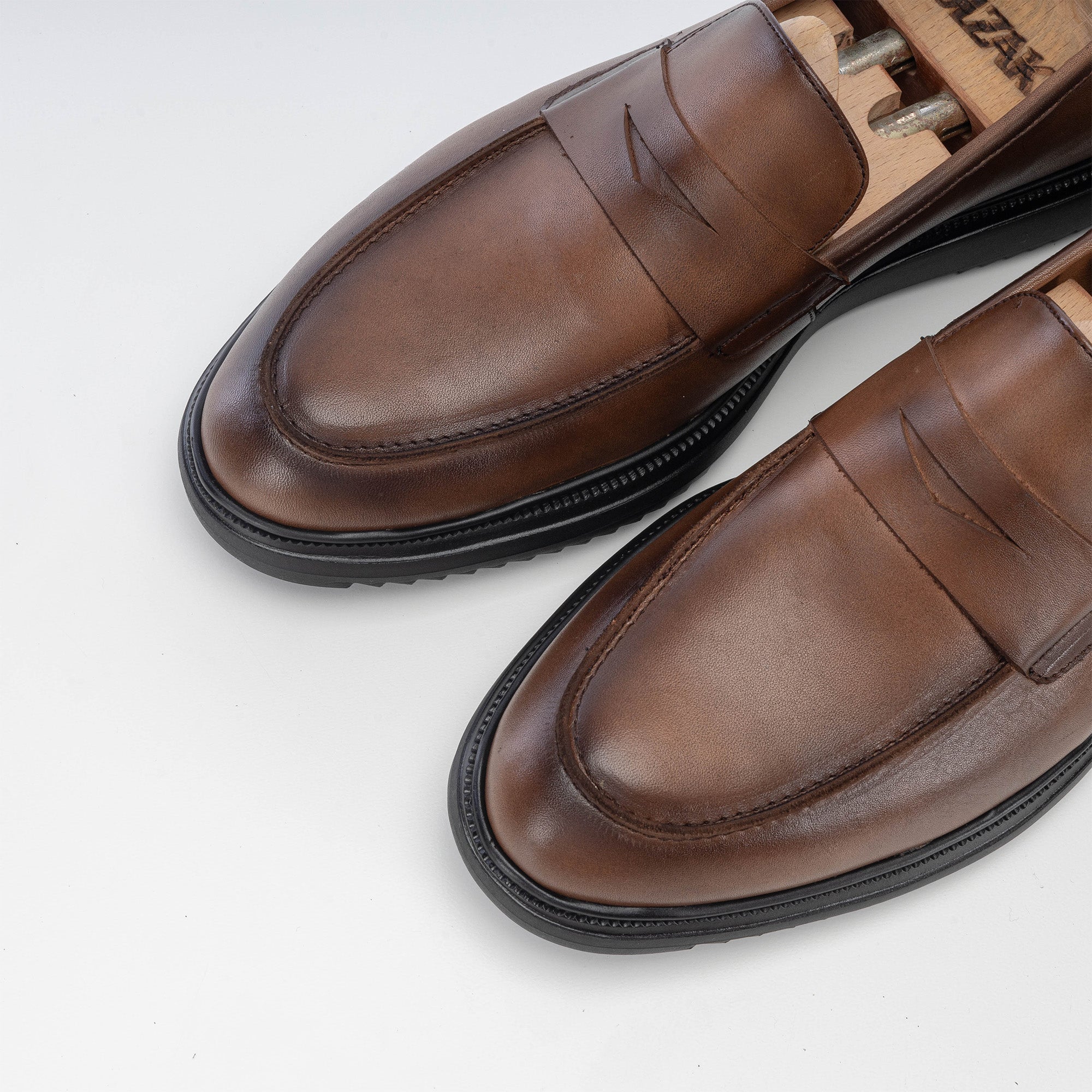Volzak 5229 vintage brown leather shoe