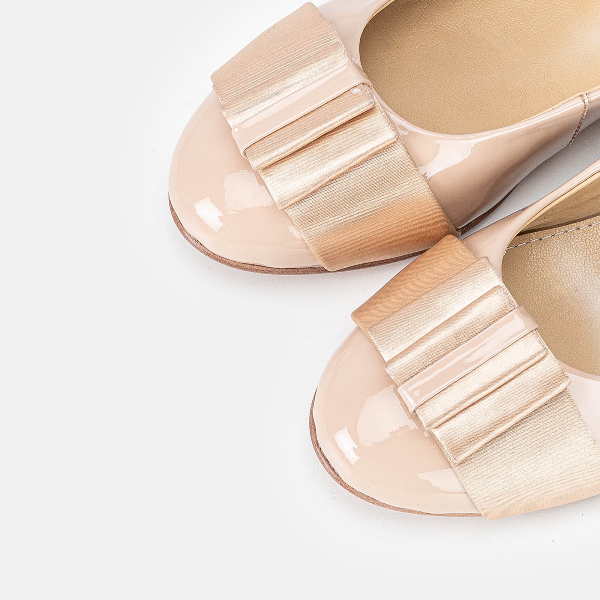 Volzak 077 Nude Patent Leather Ballerina