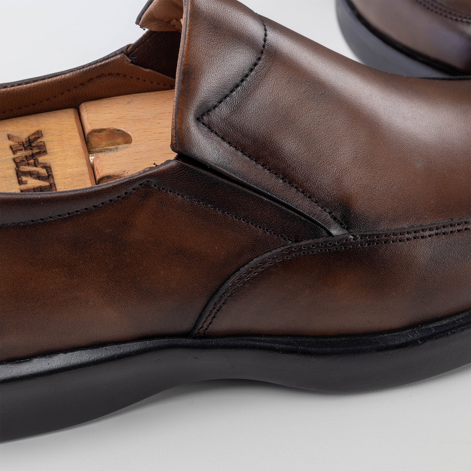 Volzak 5170 chaussure médicale en cuir marron vintage