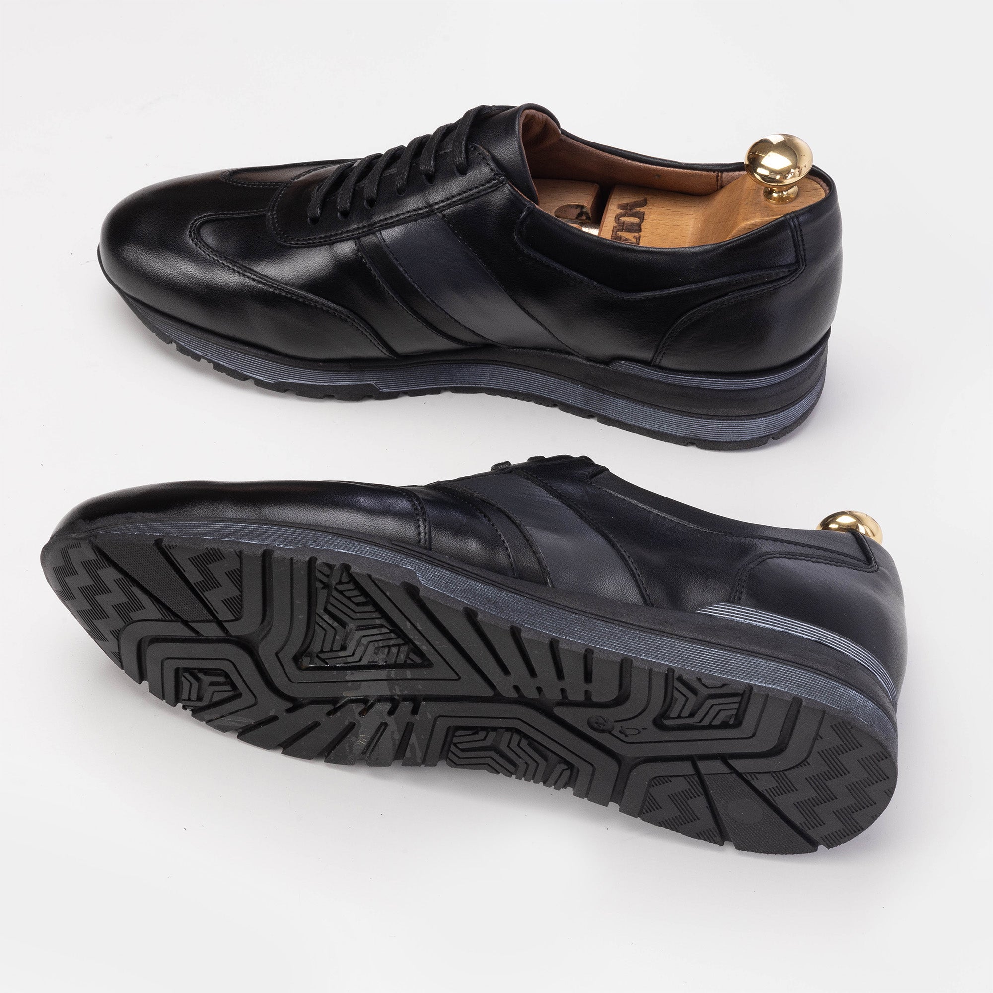 Volzak 5203 basket en cuir noir