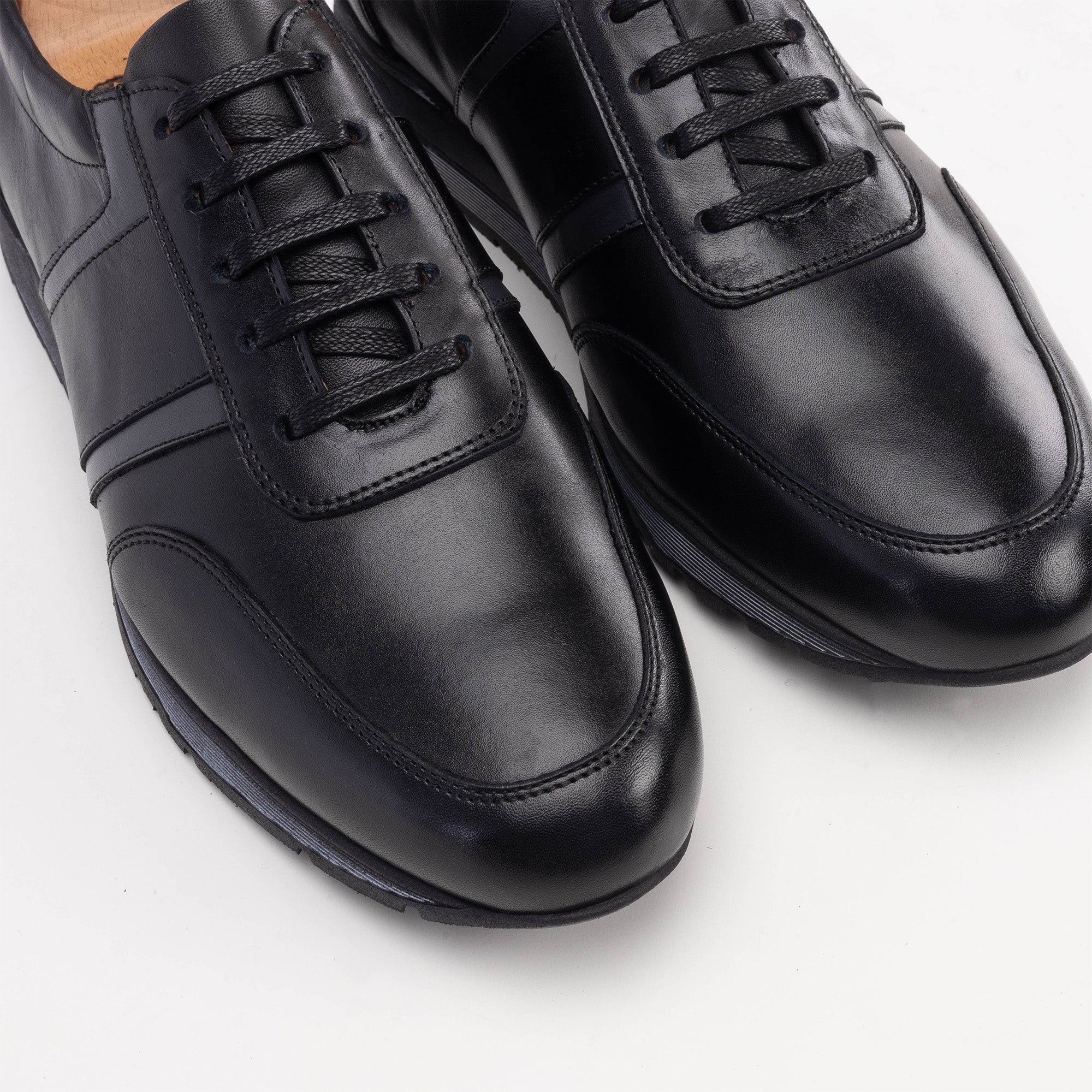 Volzak 5202 basket en cuir noir