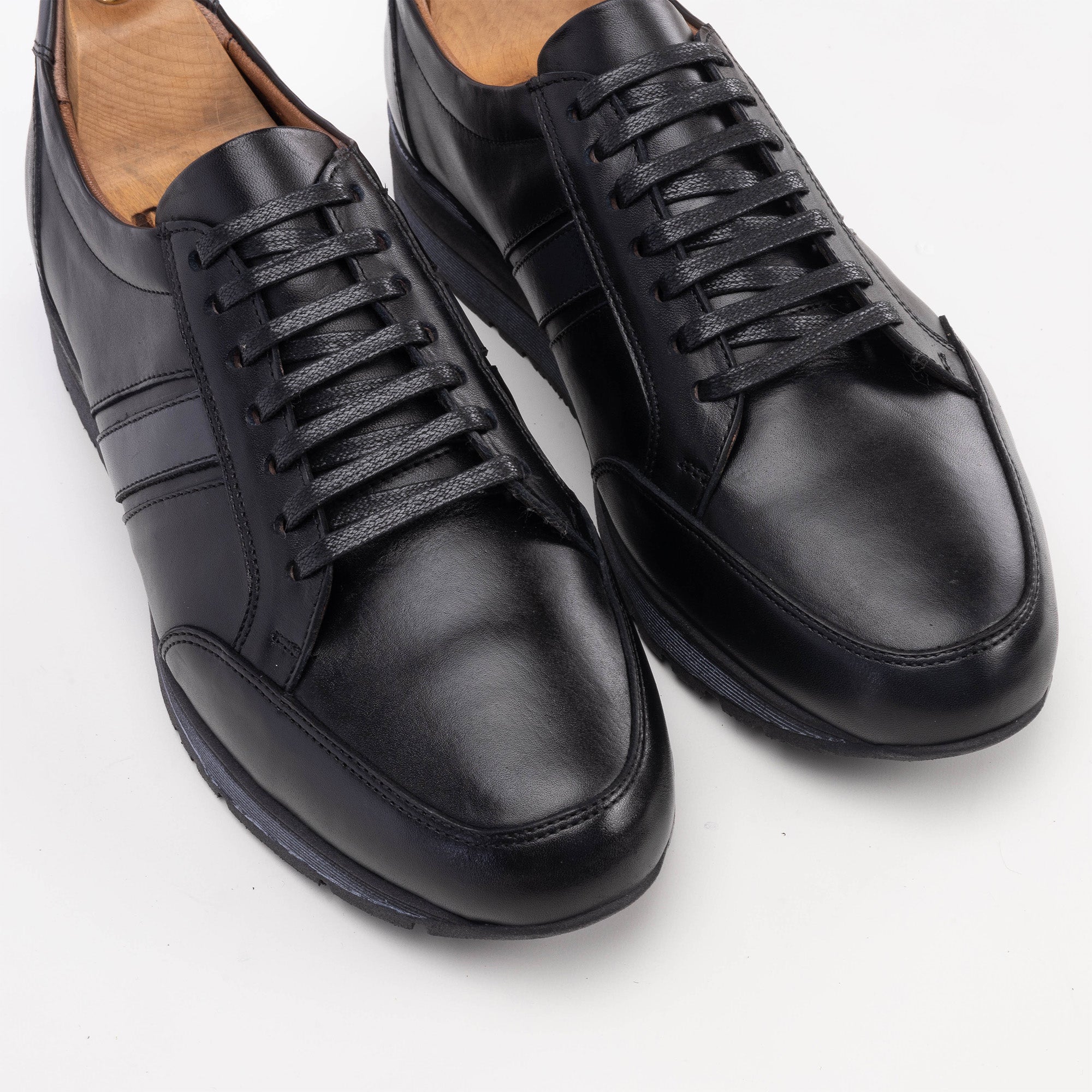 Volzak 5204 basket en cuir noir