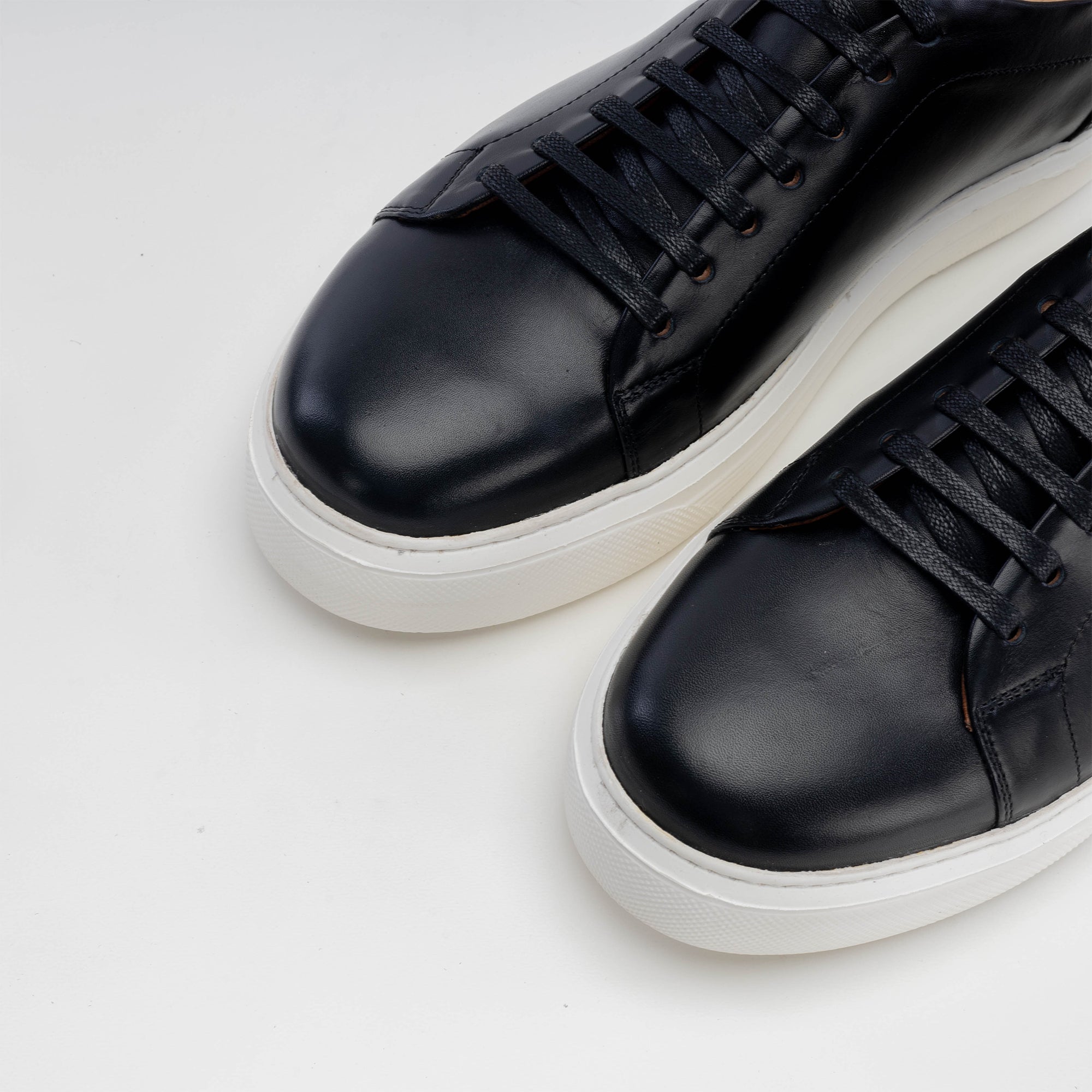 Volzak 5214 basket en cuir noir