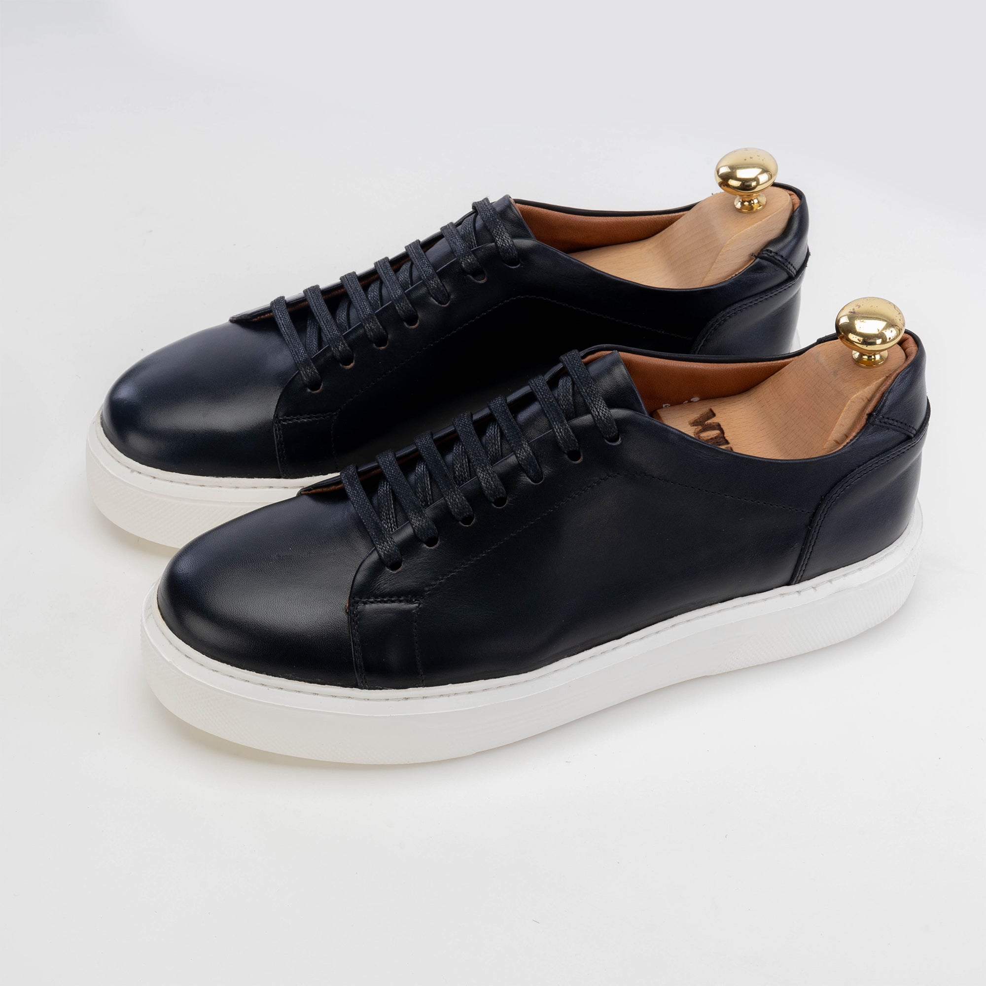 Volzak 5214 basket en cuir noir