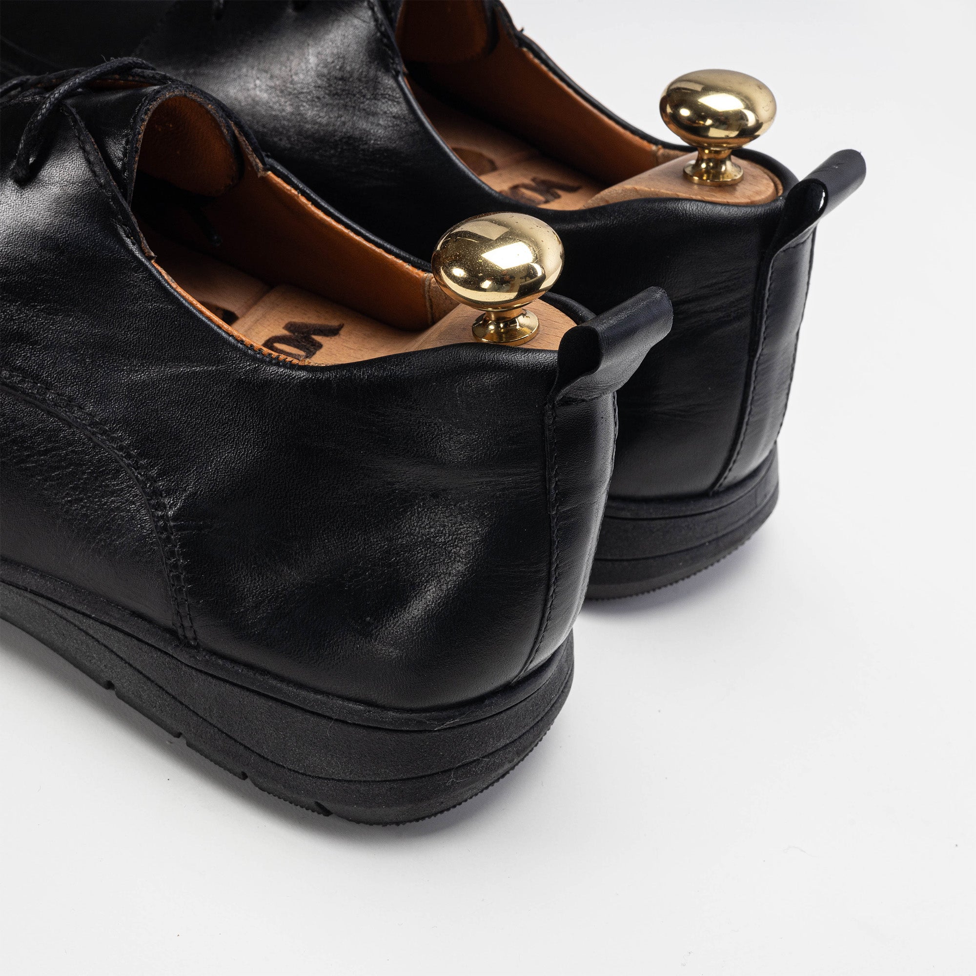 Volzak 2036 Black Leather Shoe