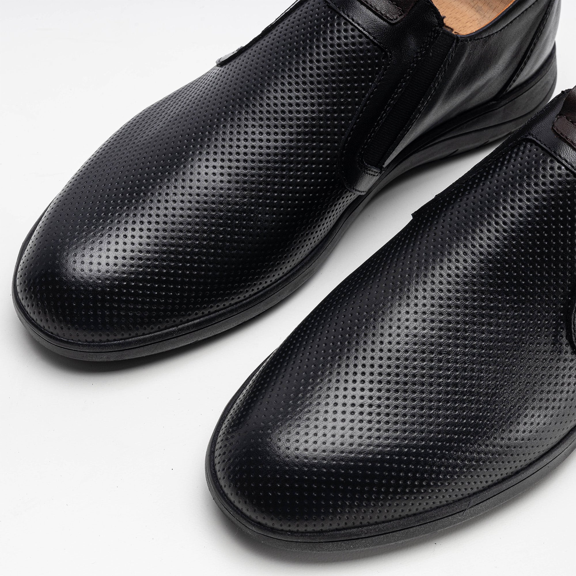 Volzak 2035 Black Leather Shoe