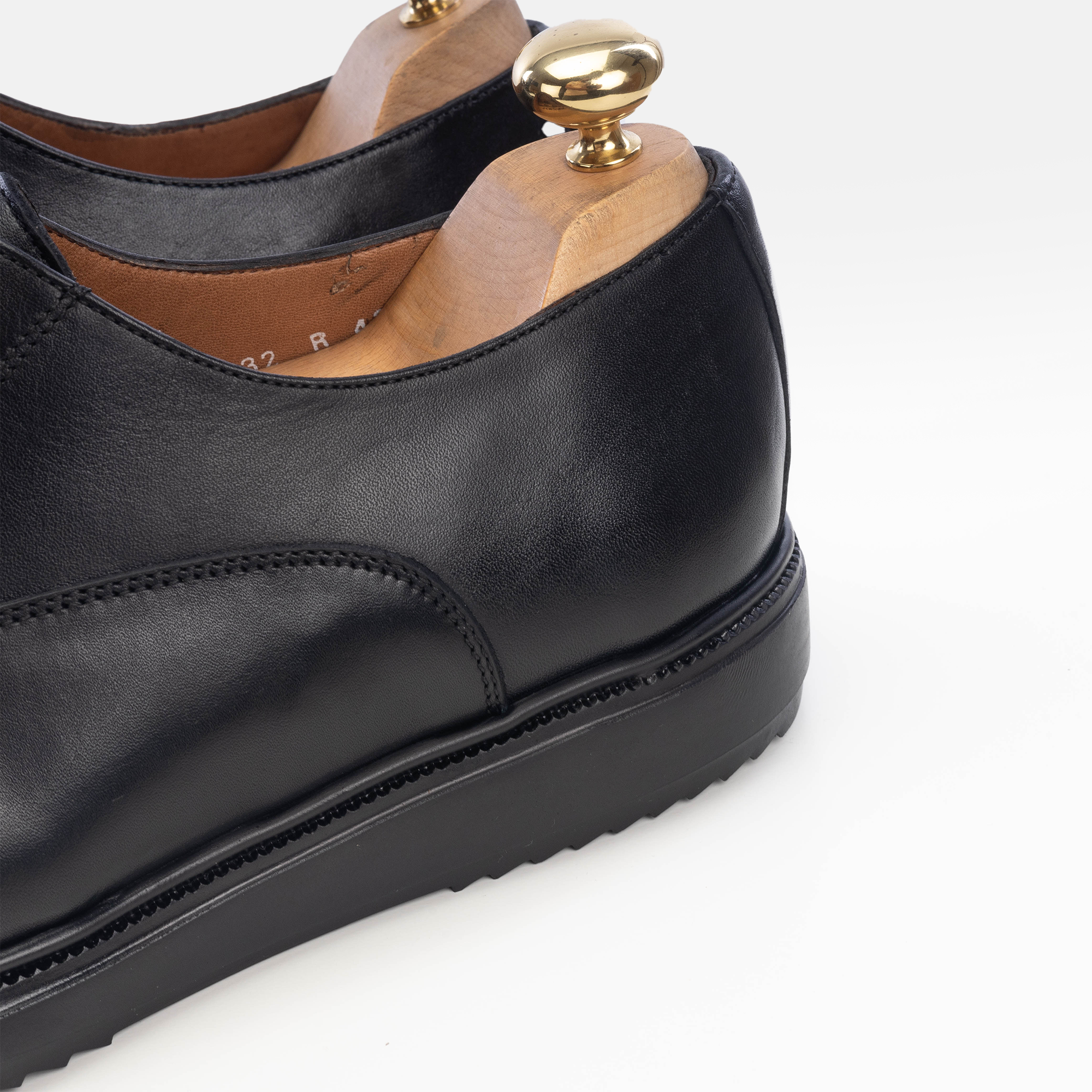 Volzak 5232 black leather shoe
