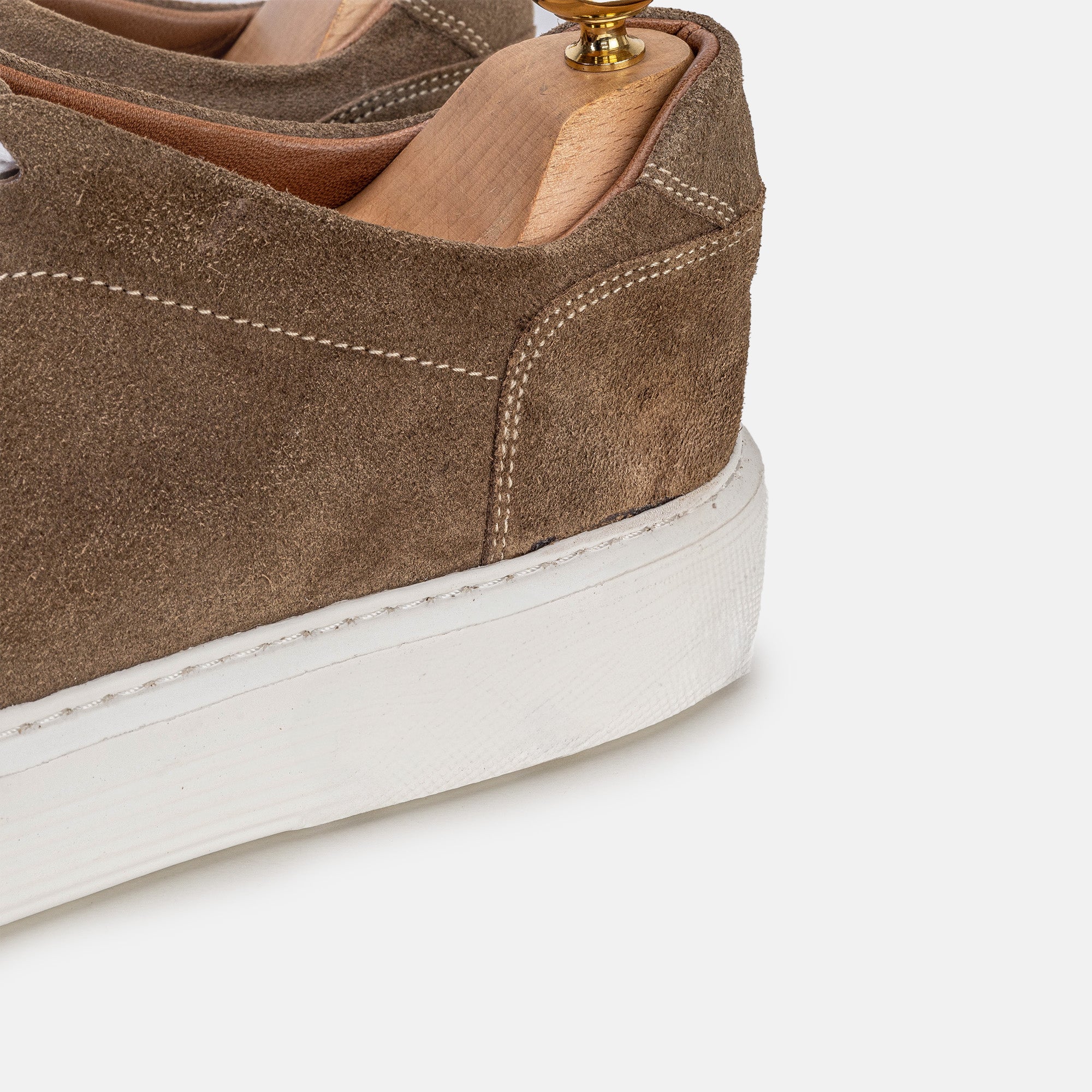 Volzak 5214 Taupe suede sneaker