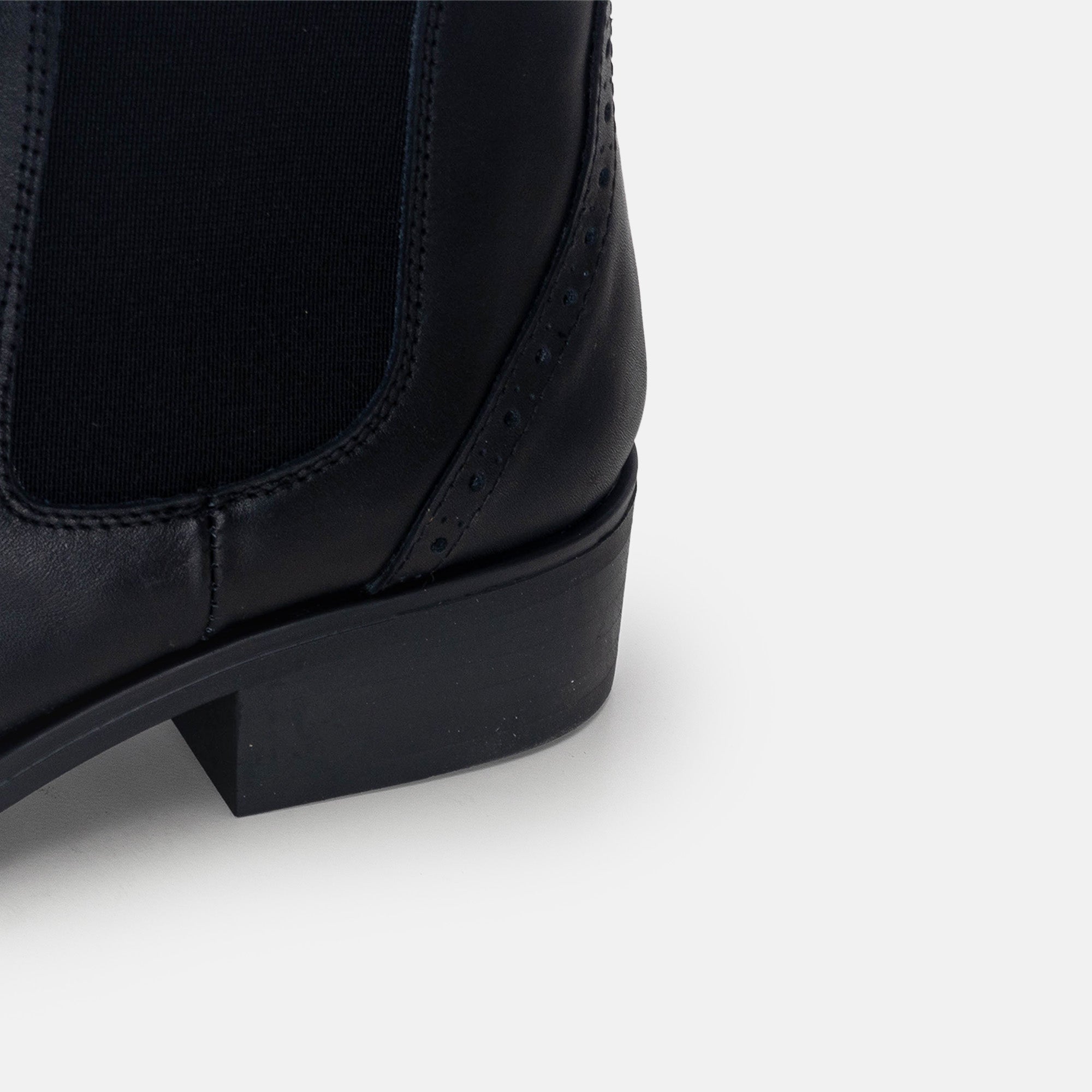 Volzak 3045 Black Leather Ankle Boot