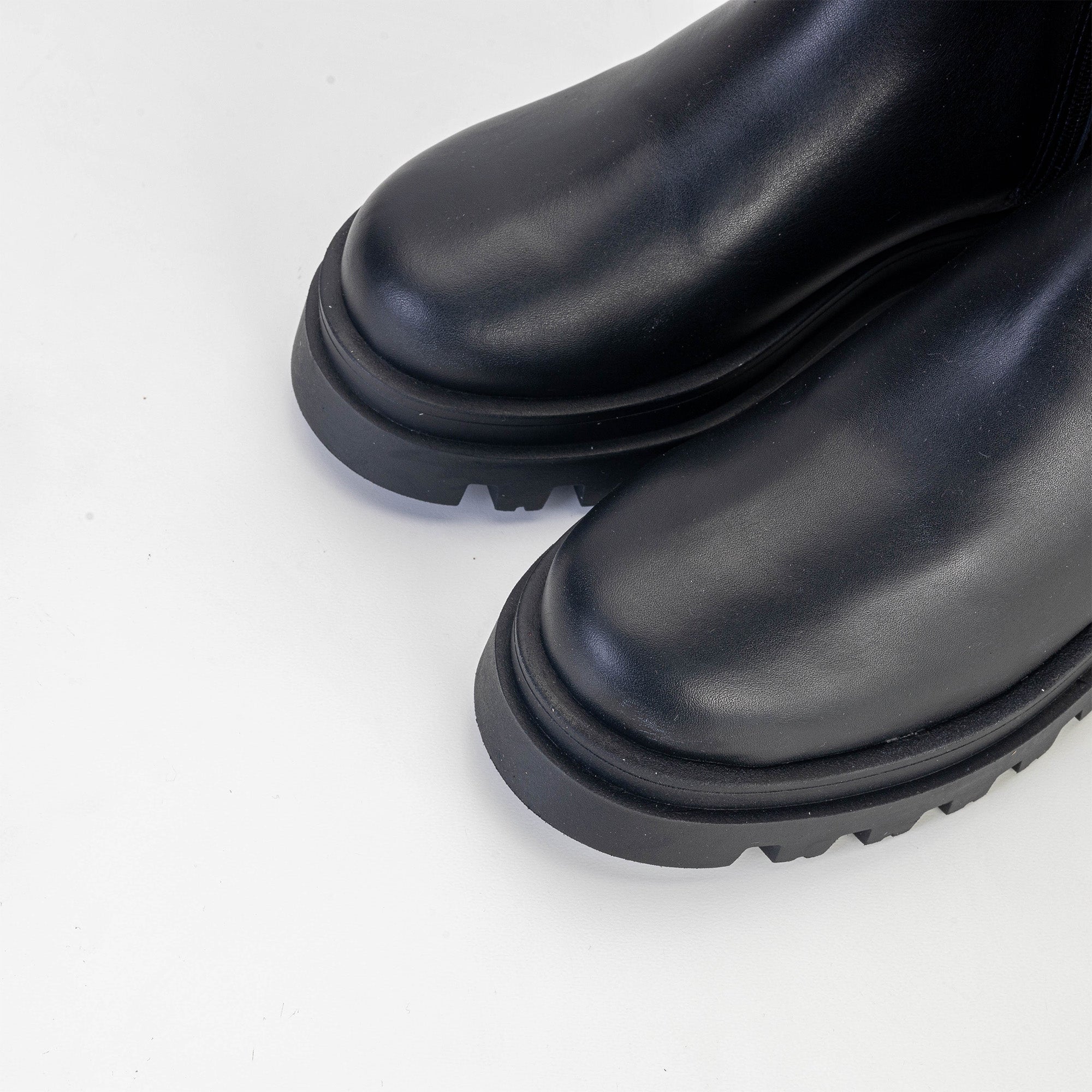 Volzak 3011 Black Leather Ankle Boot