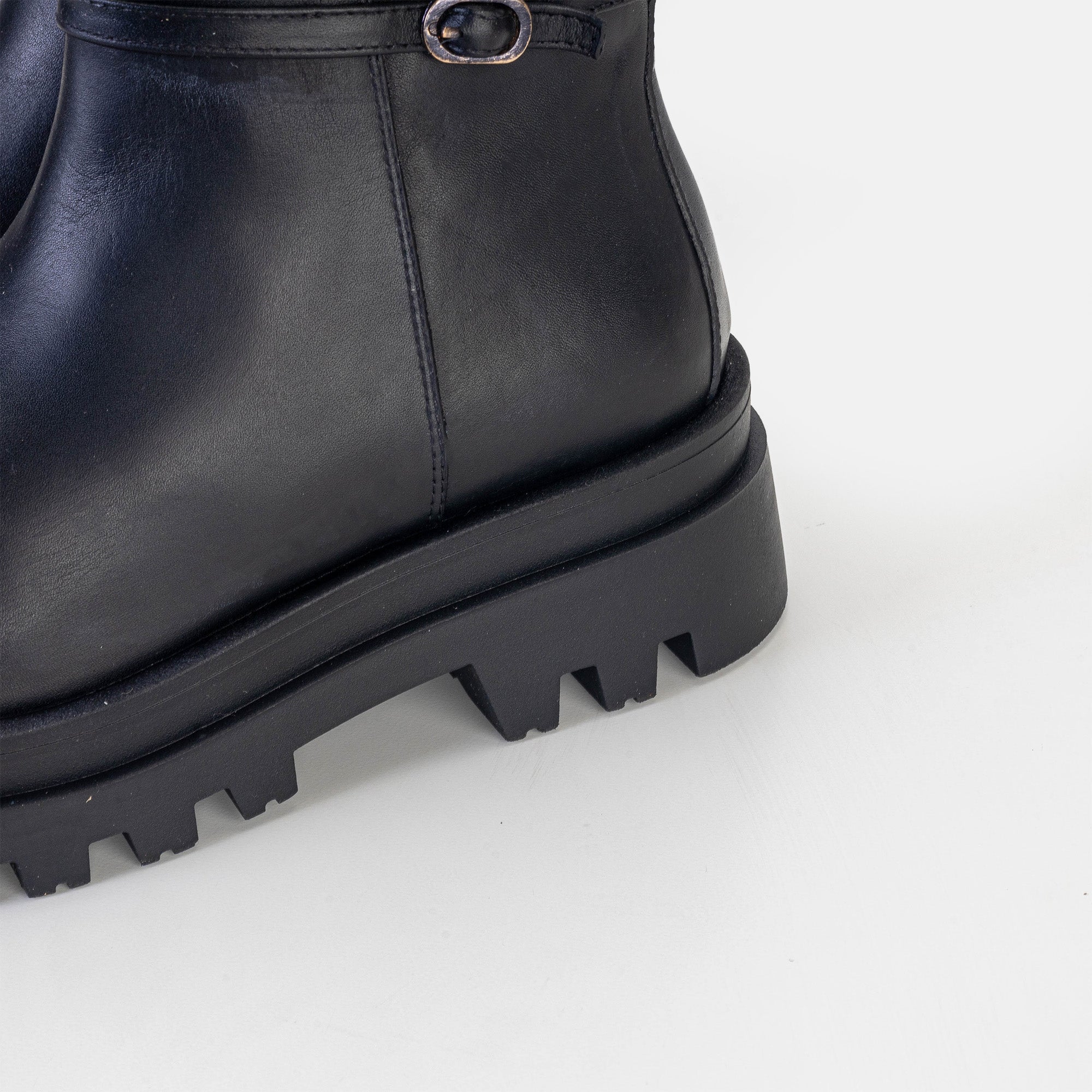 Volzak 3011 Black Leather Ankle Boot