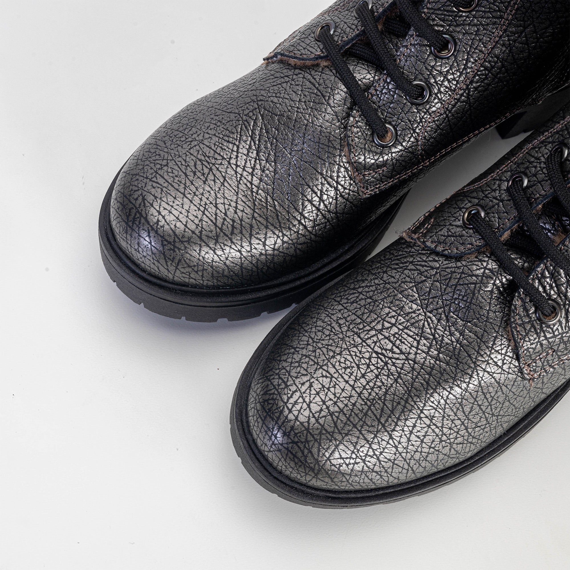 Volzak 3033 Black Silver Grained Leather Ankle Boot