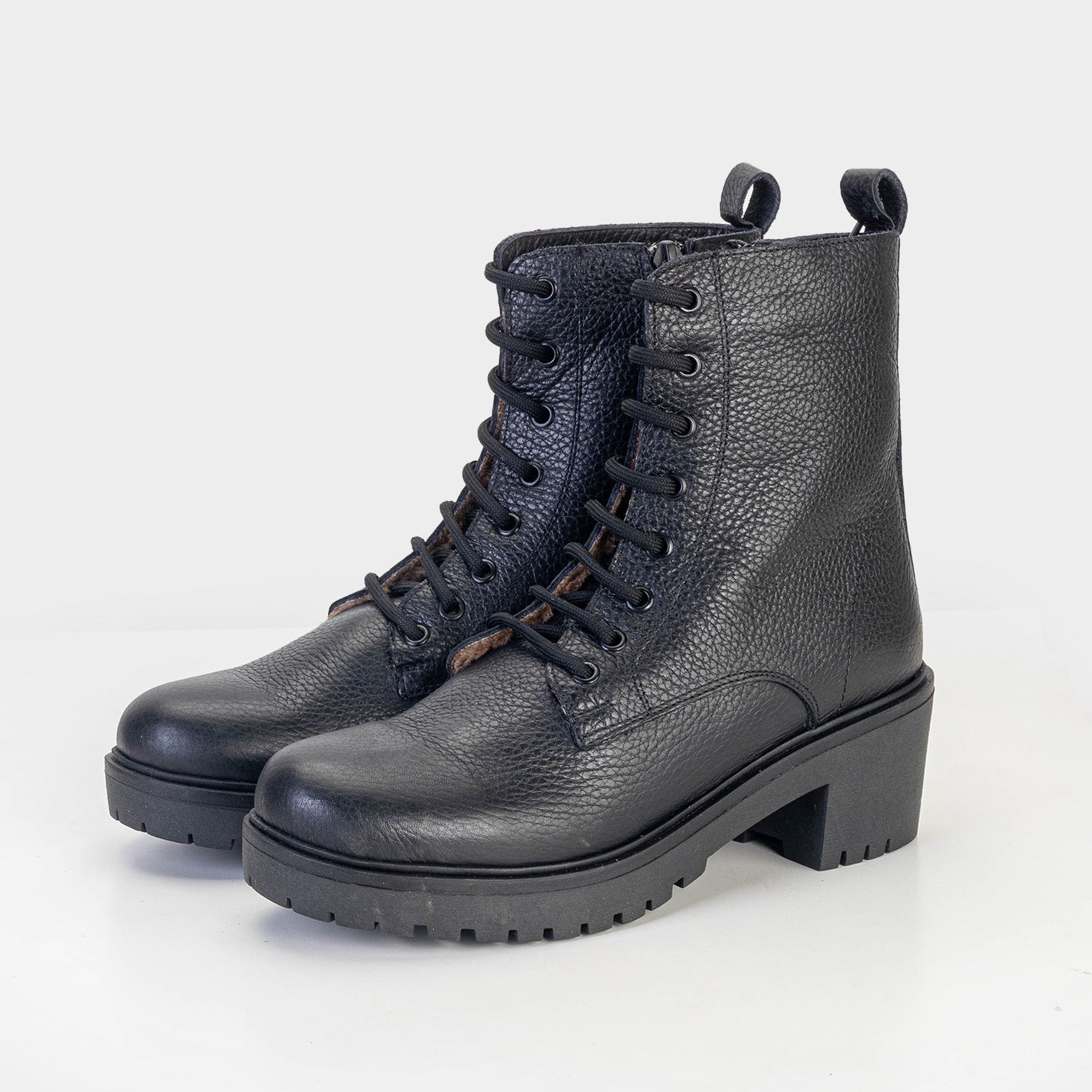 Volzak 3033 Black Grained Leather Ankle Boot
