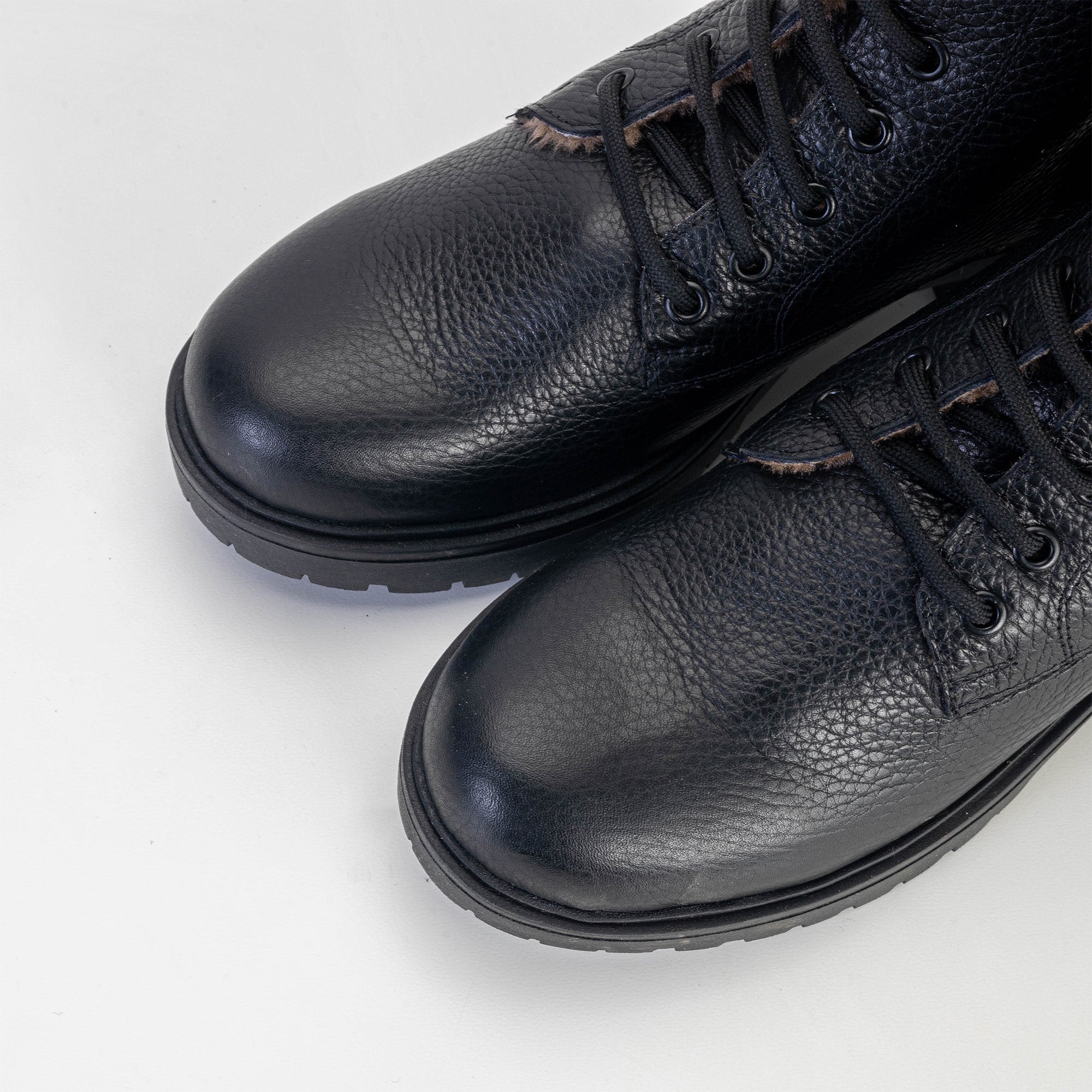 Volzak 3033 Black Grained Leather Ankle Boot