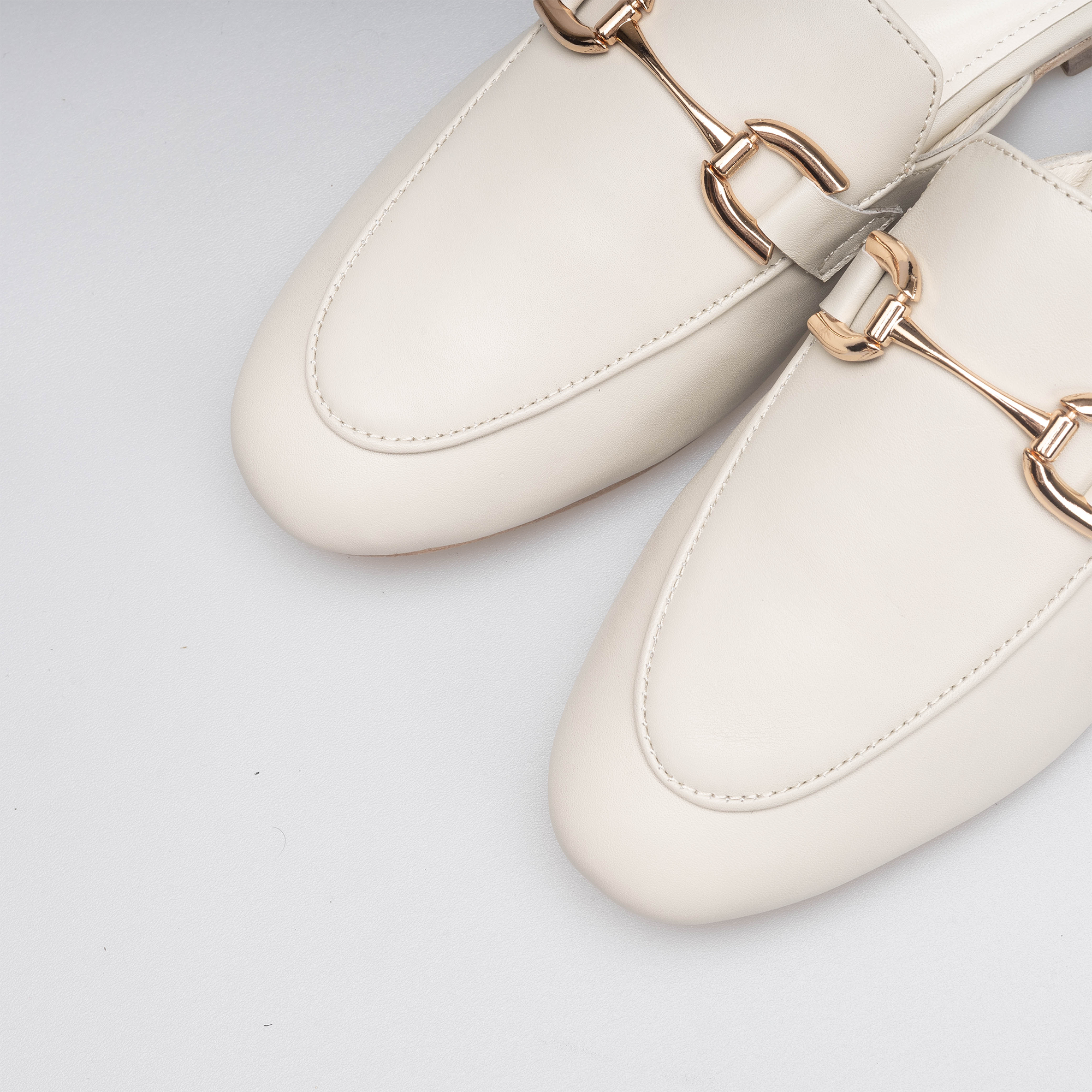 Volzak 3040 Mule en cuir Beige