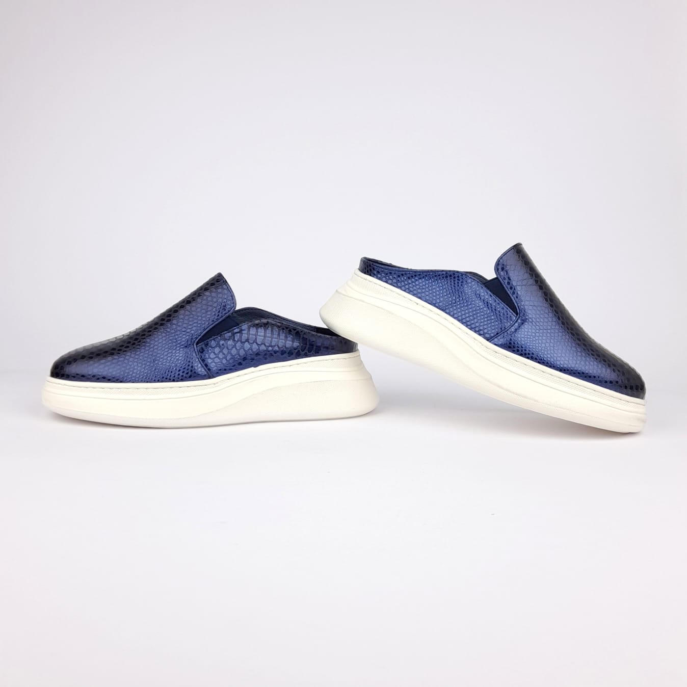 Volzak 02 Mule en cuir Bleu