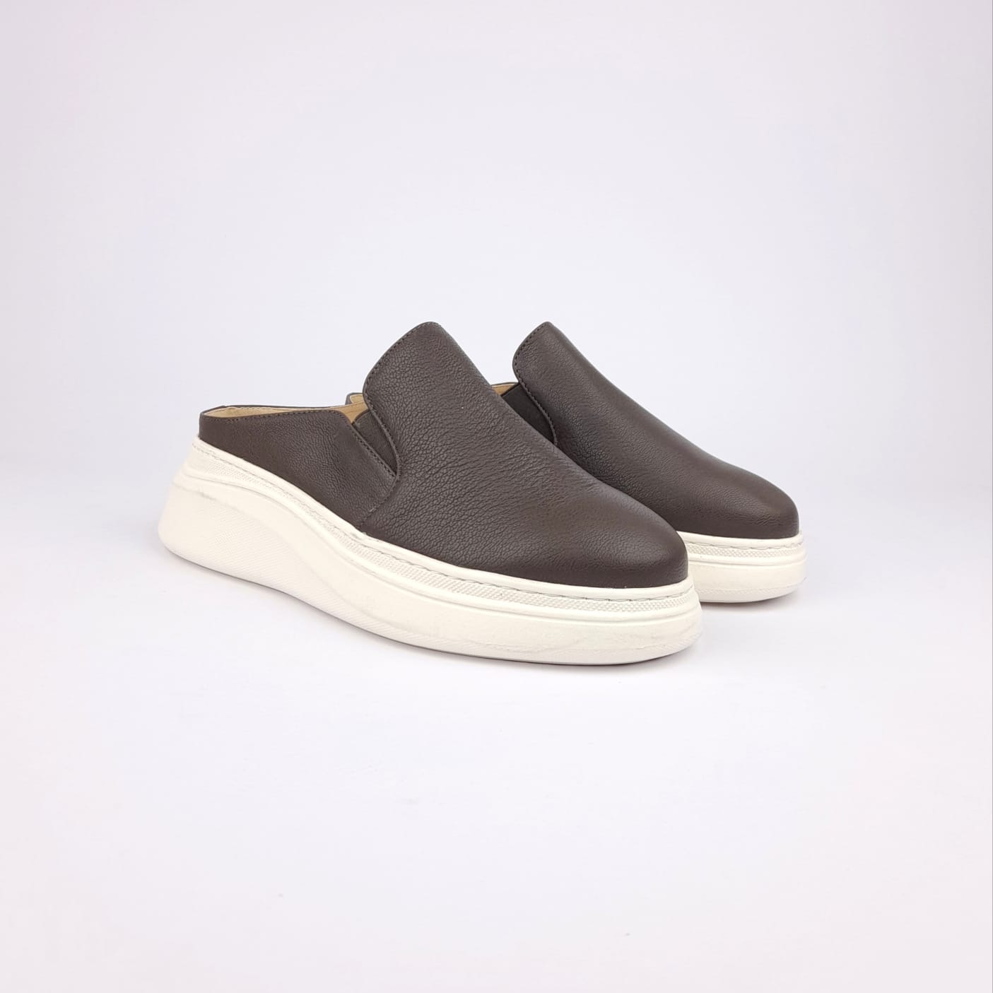 Volzak 02 Mule en cuir Taupe