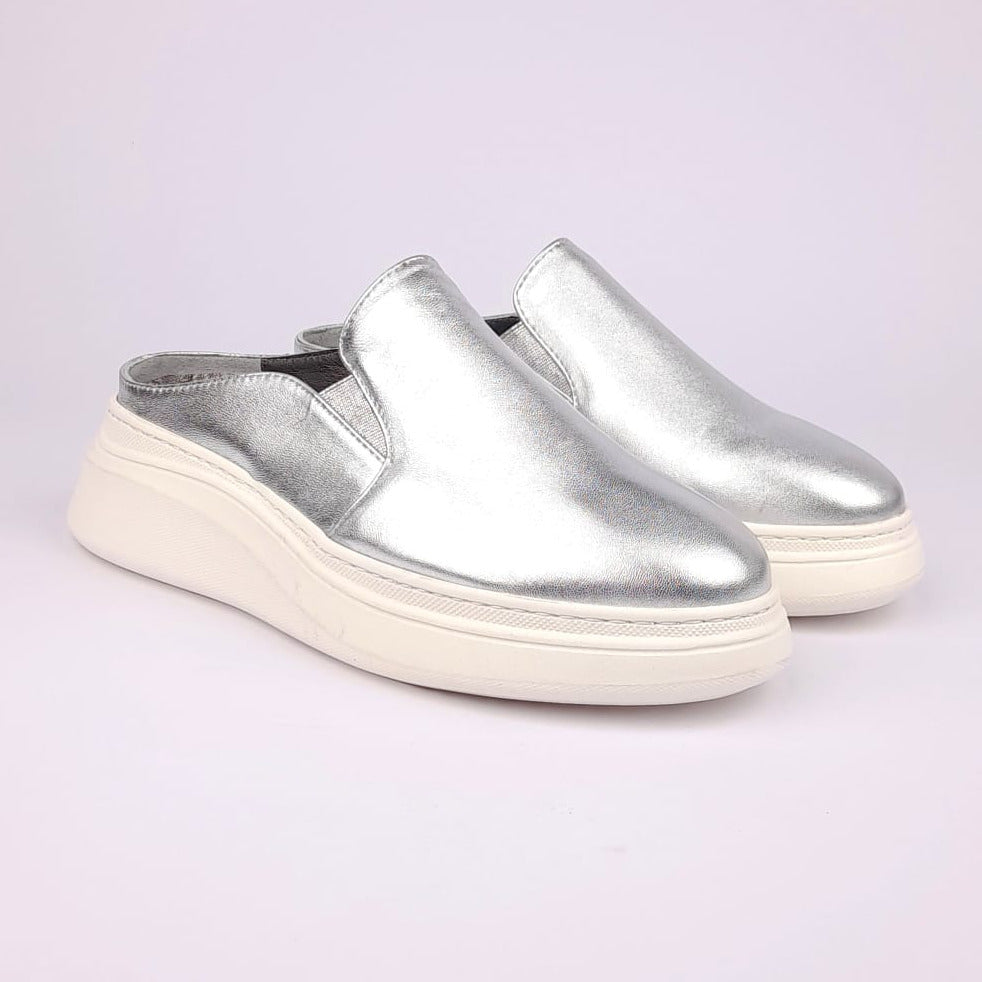 ''02 Silver Leather Mule