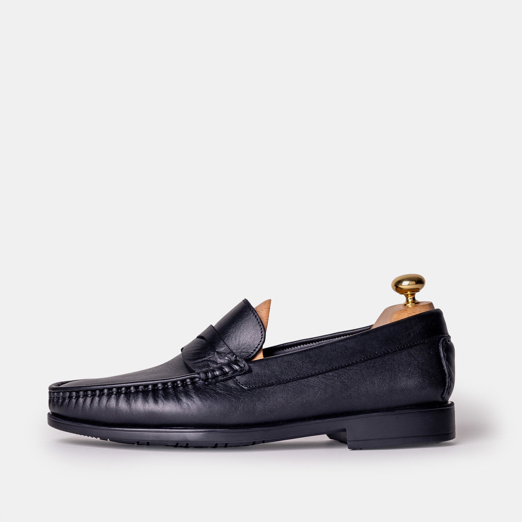 ''110 Black Leather Moccasin