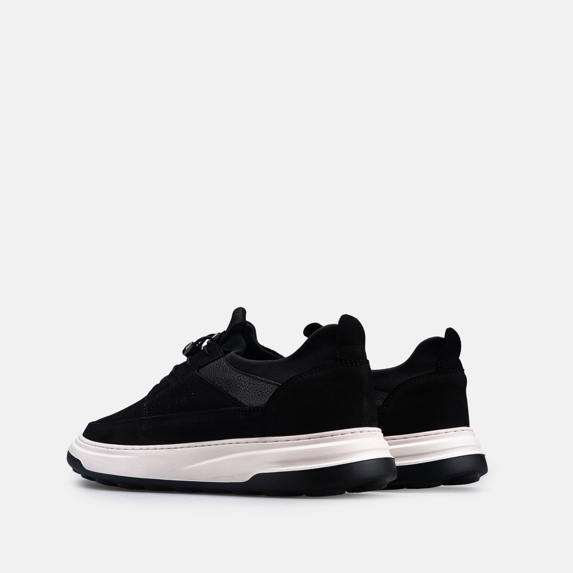 Volzak 317 basket en nubuck Noir