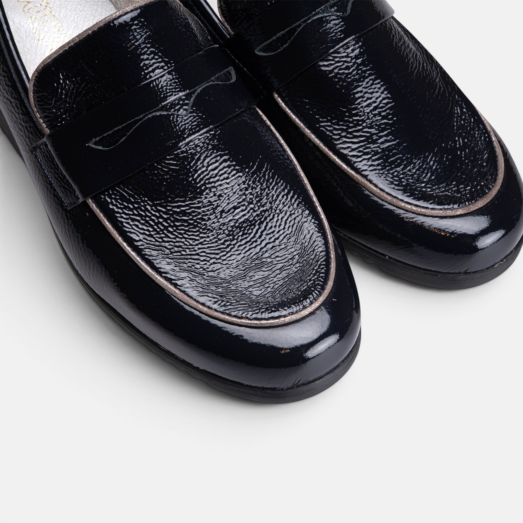 Volzak 703 Chaussure en cuir Noir Vernis