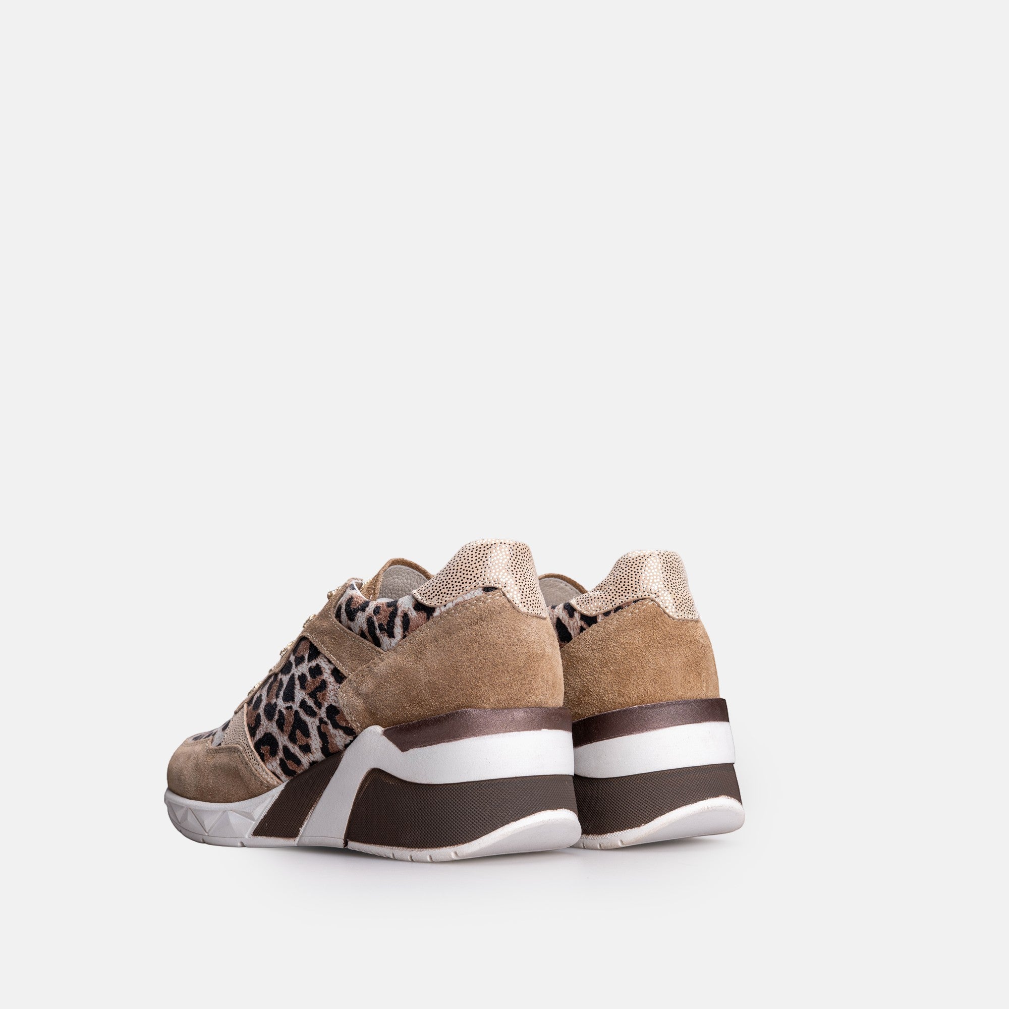 Volzak 701 Basket en daim Beige