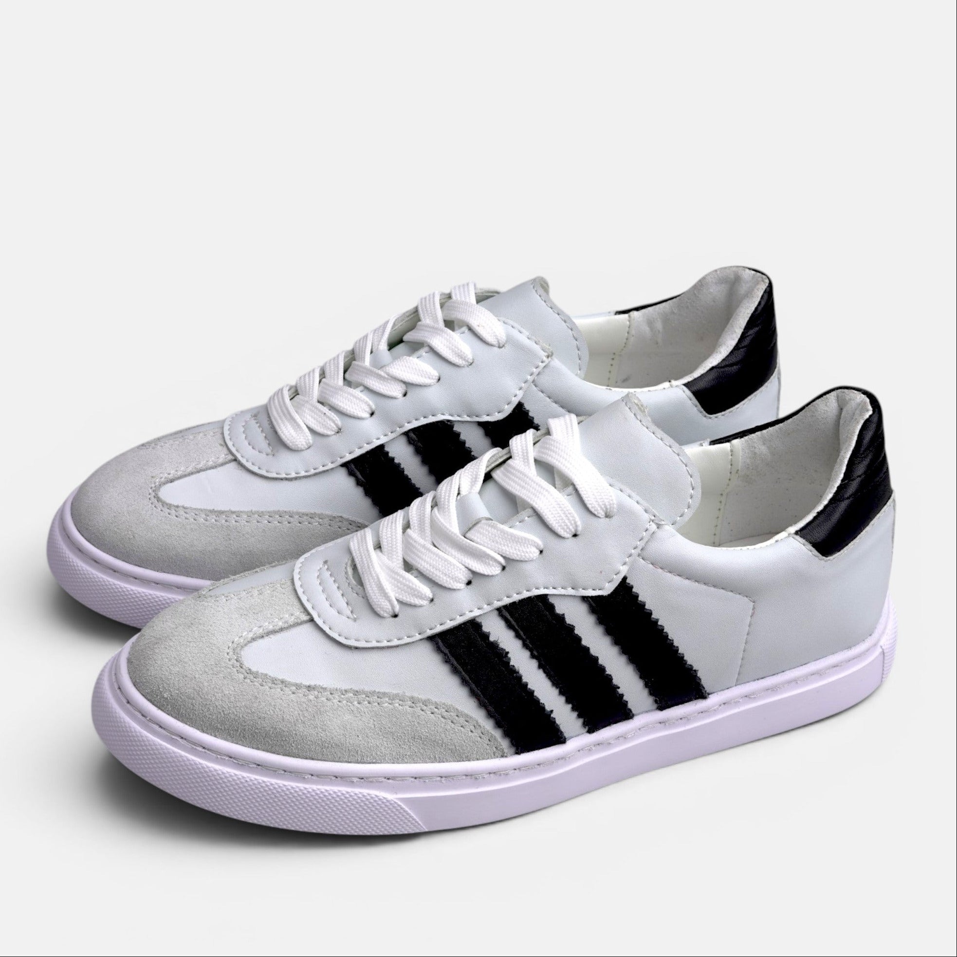 Volzak 2037 Black Leather Sneakers