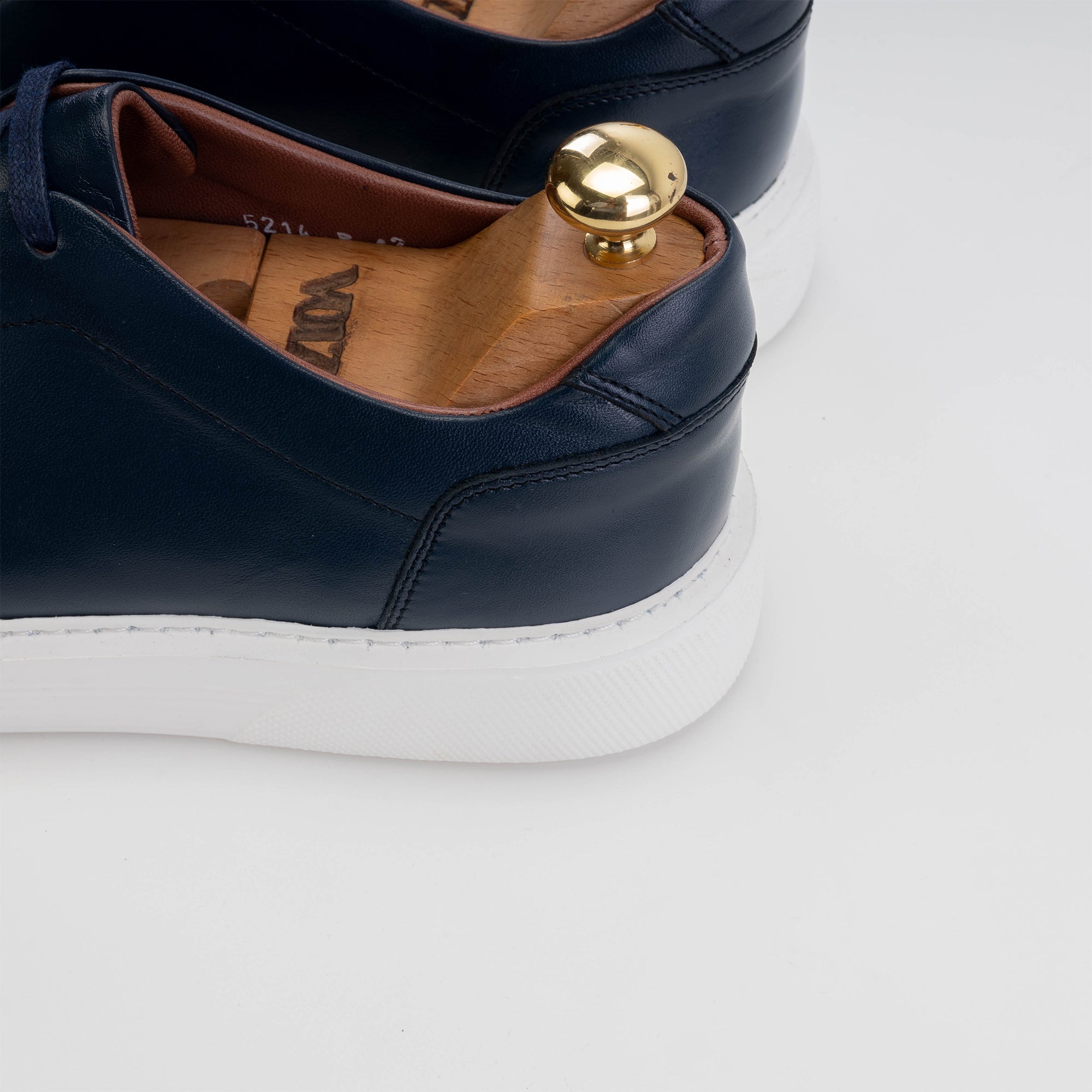 Volzak 5214 basket en cuir bleu