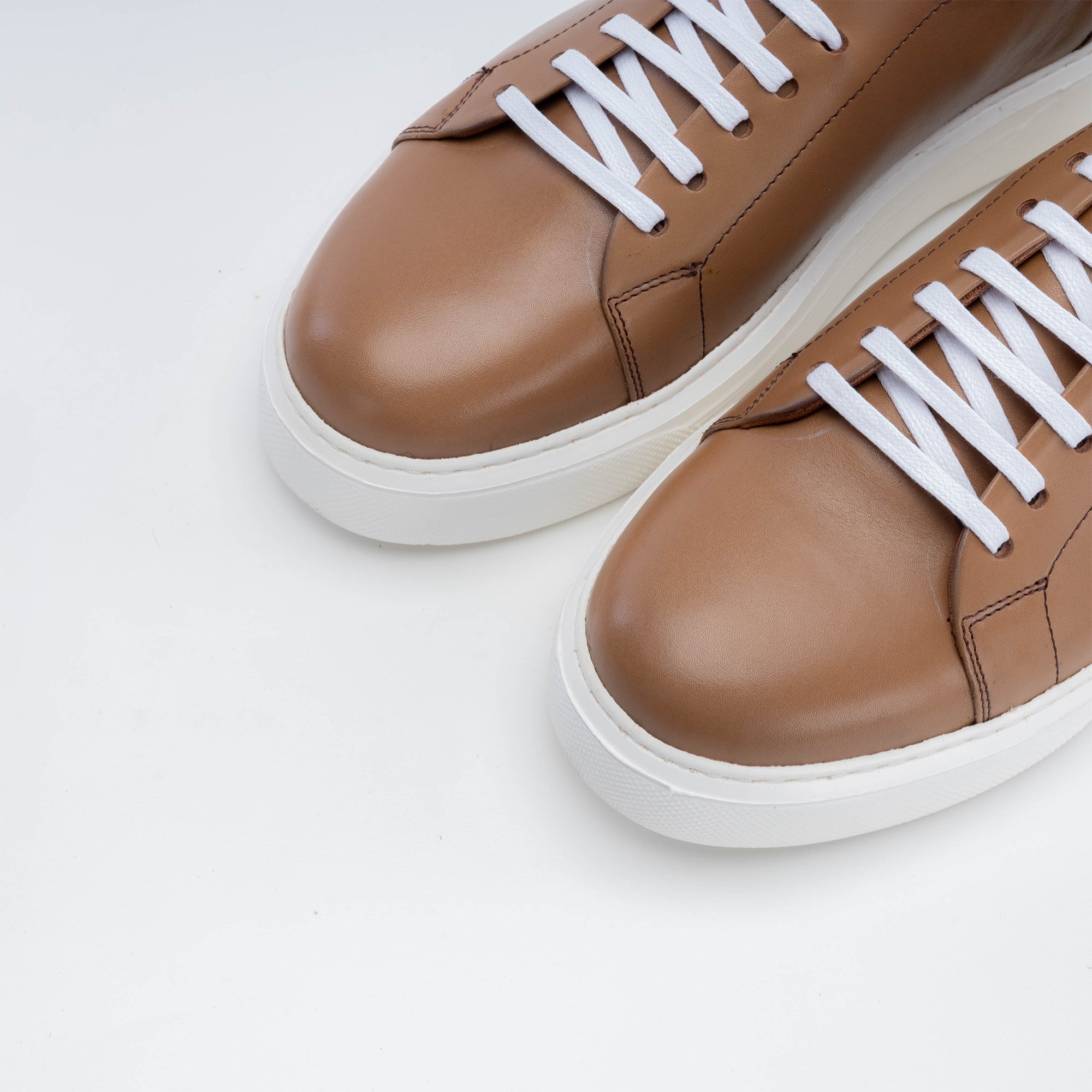 Volzak 5214 basket en cuir beige