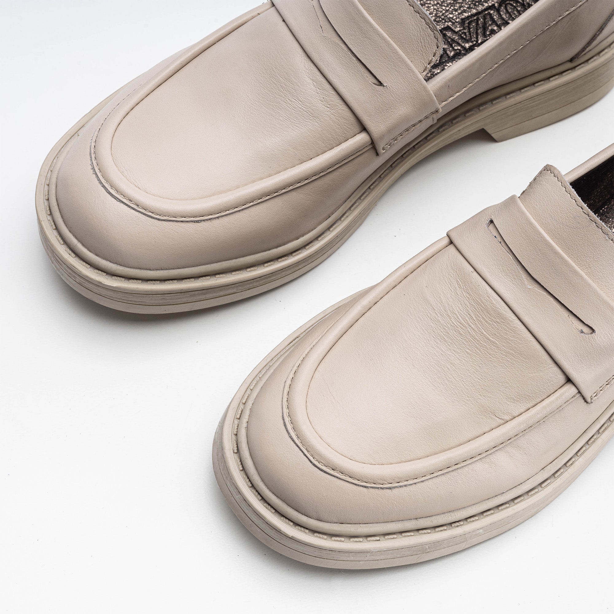 Volzak 6035 Chaussure en cuir Beige