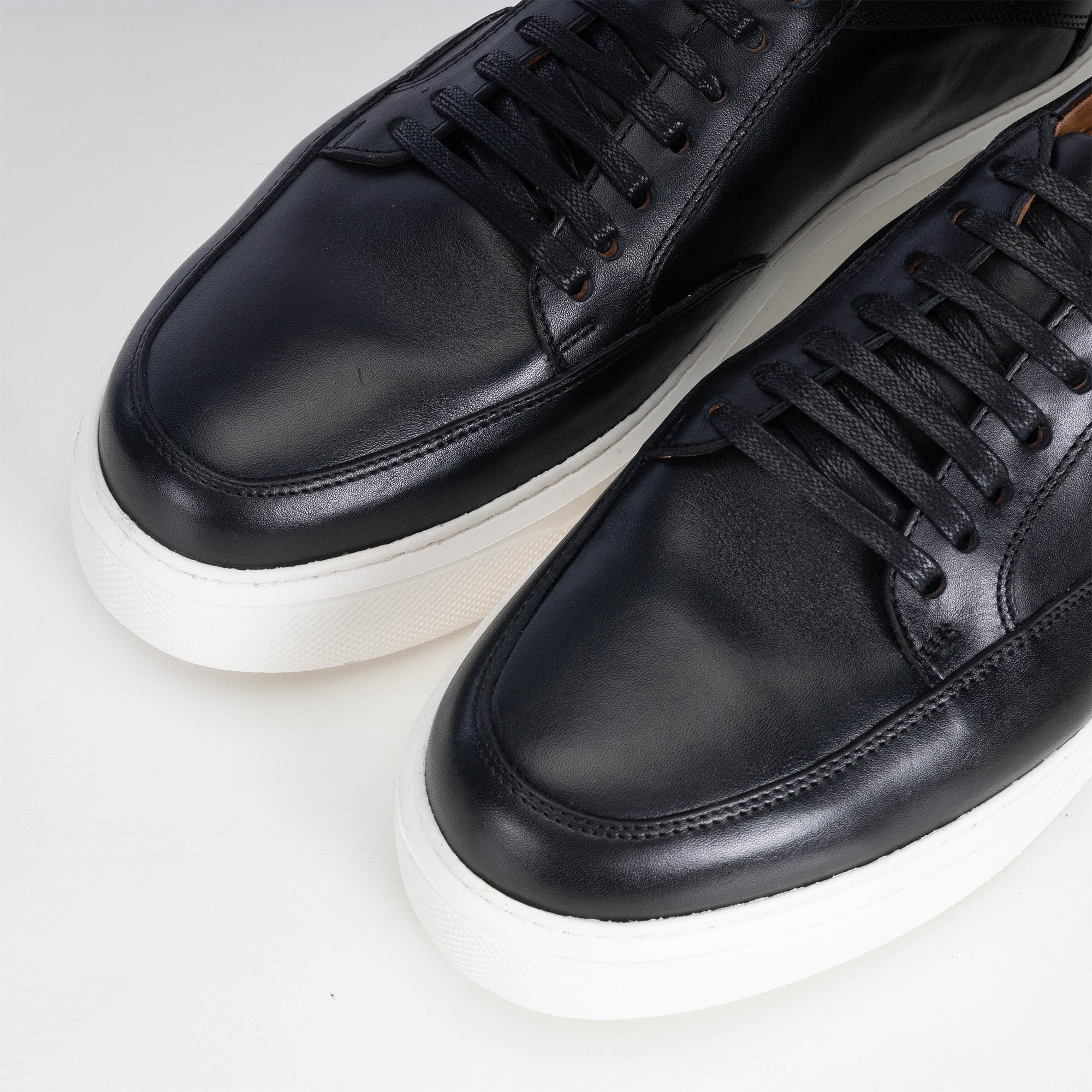 Volzak 5230 Basket en cuir noir