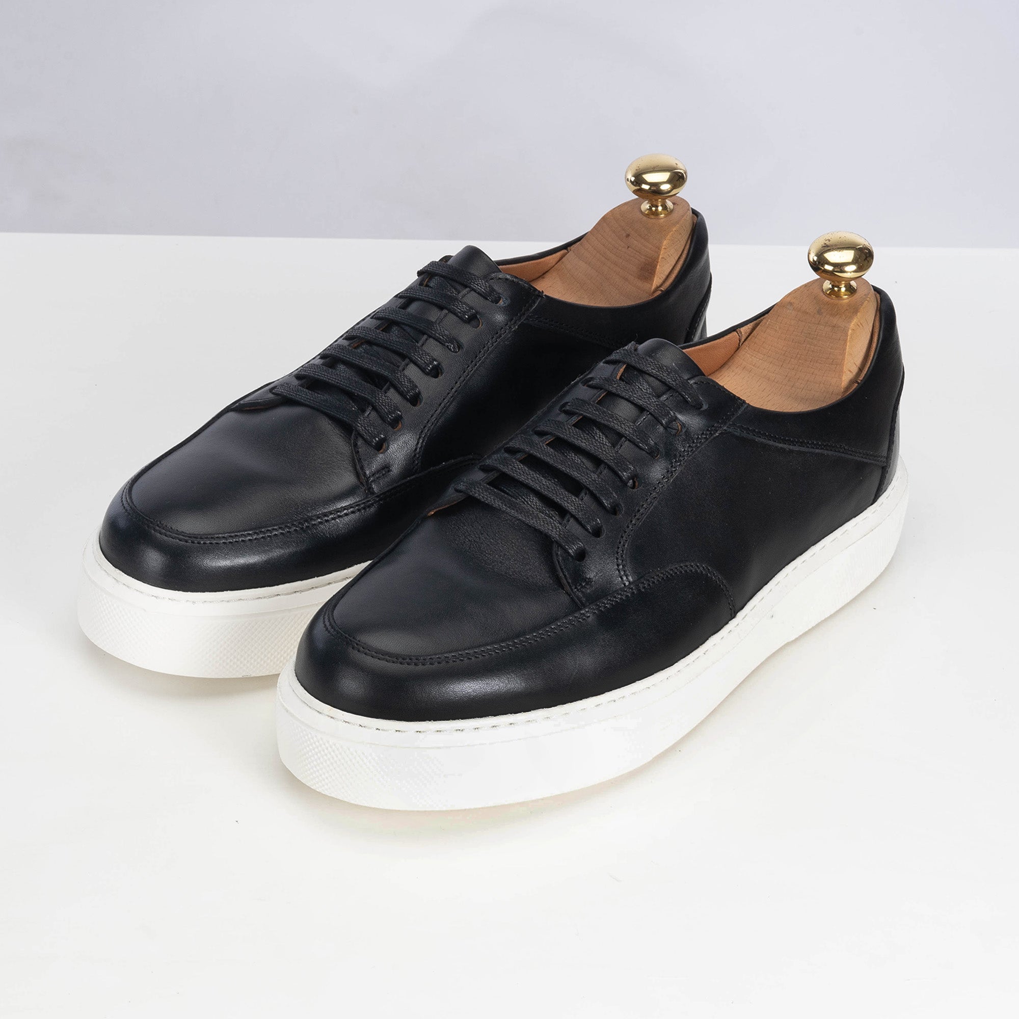 Volzak 5230 Basket en cuir noir
