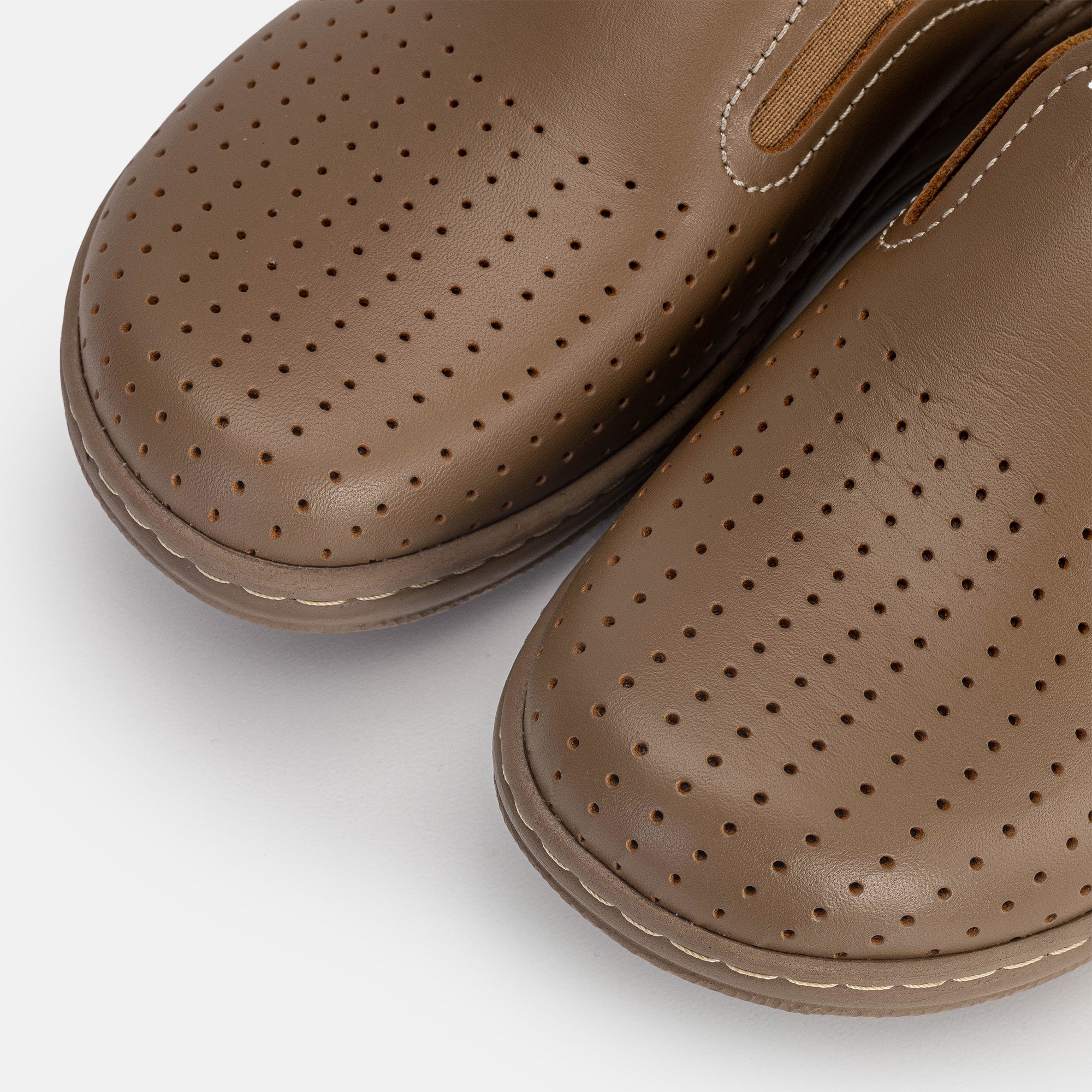 Volzak 261 Women's Medical Clog Sand