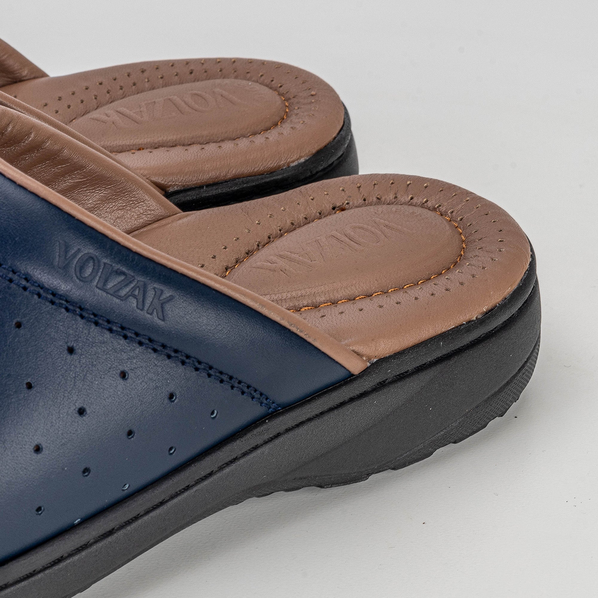 Volzak 015 Blue leather medical clog