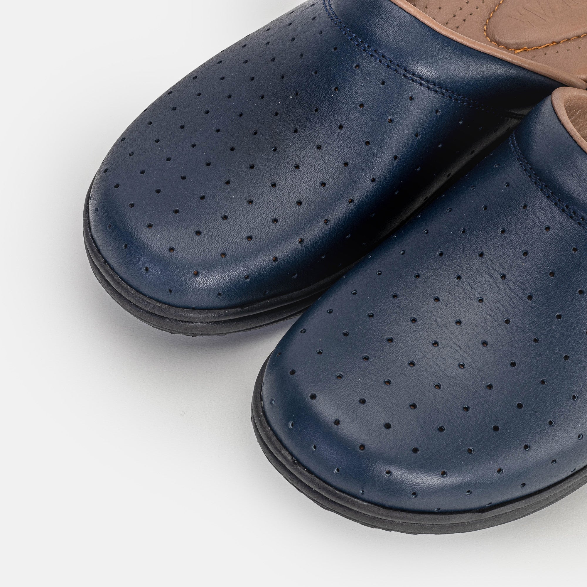 Volzak 015 Blue leather medical clog