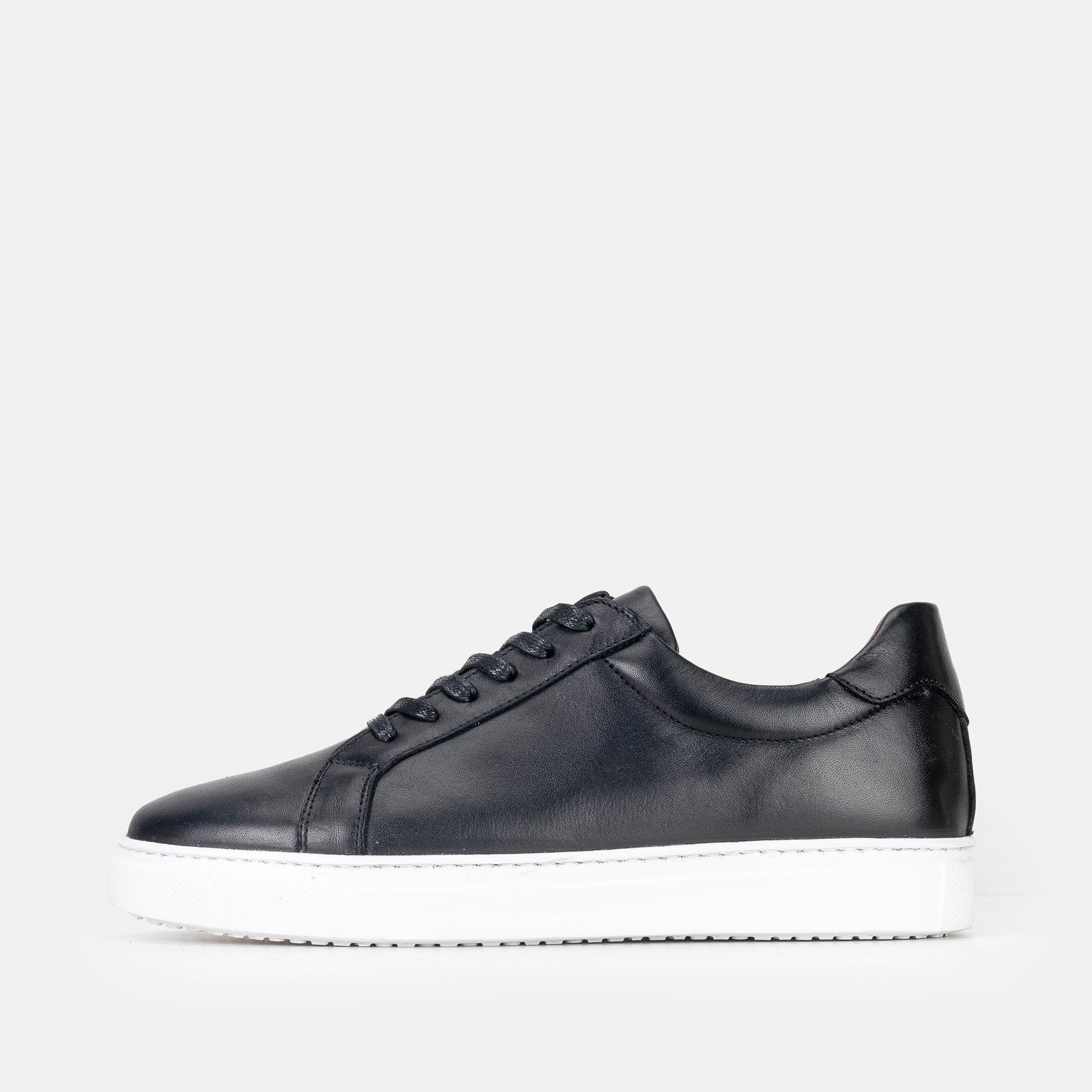 Volzak 3930 Basket en cuir Noir