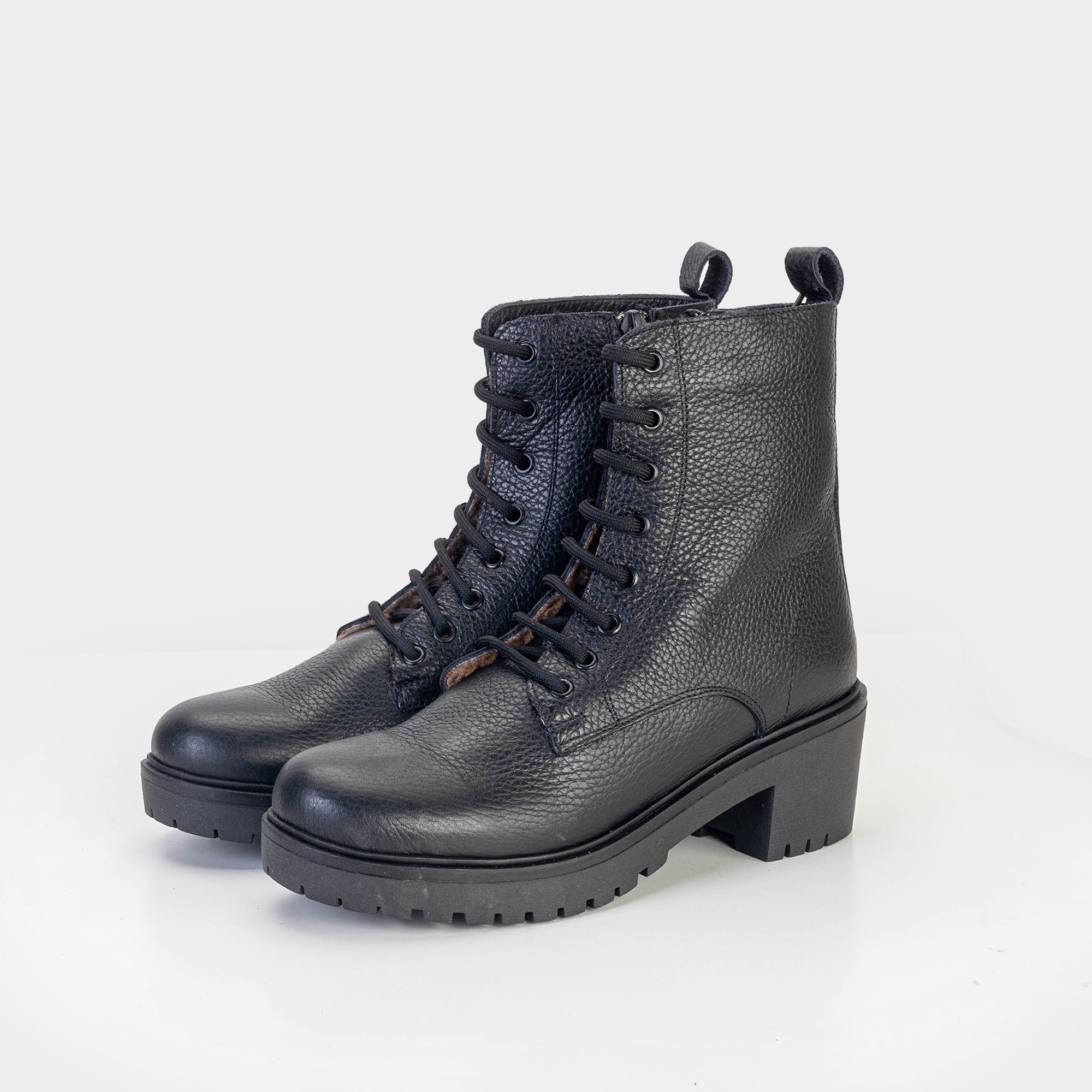 Volzak 3033 Black Grained Leather Ankle Boot