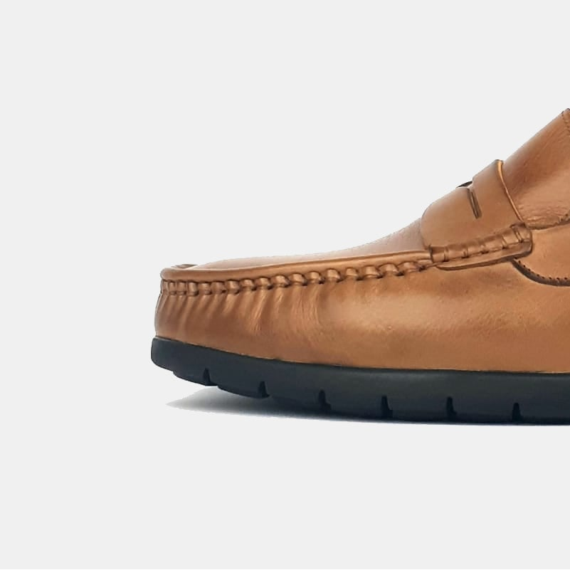 Volzak 100 Cashew Leather Moccasin
