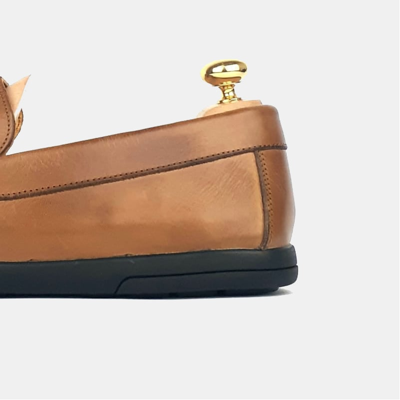 Volzak 100 Cashew Leather Moccasin