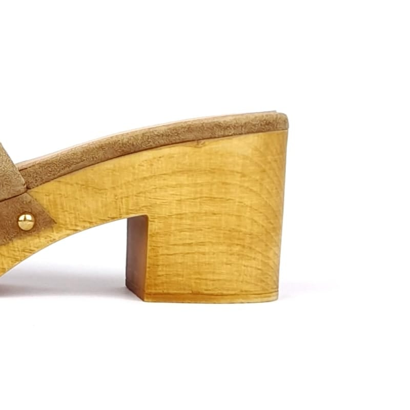 Volzak 50 Camel suede sandal