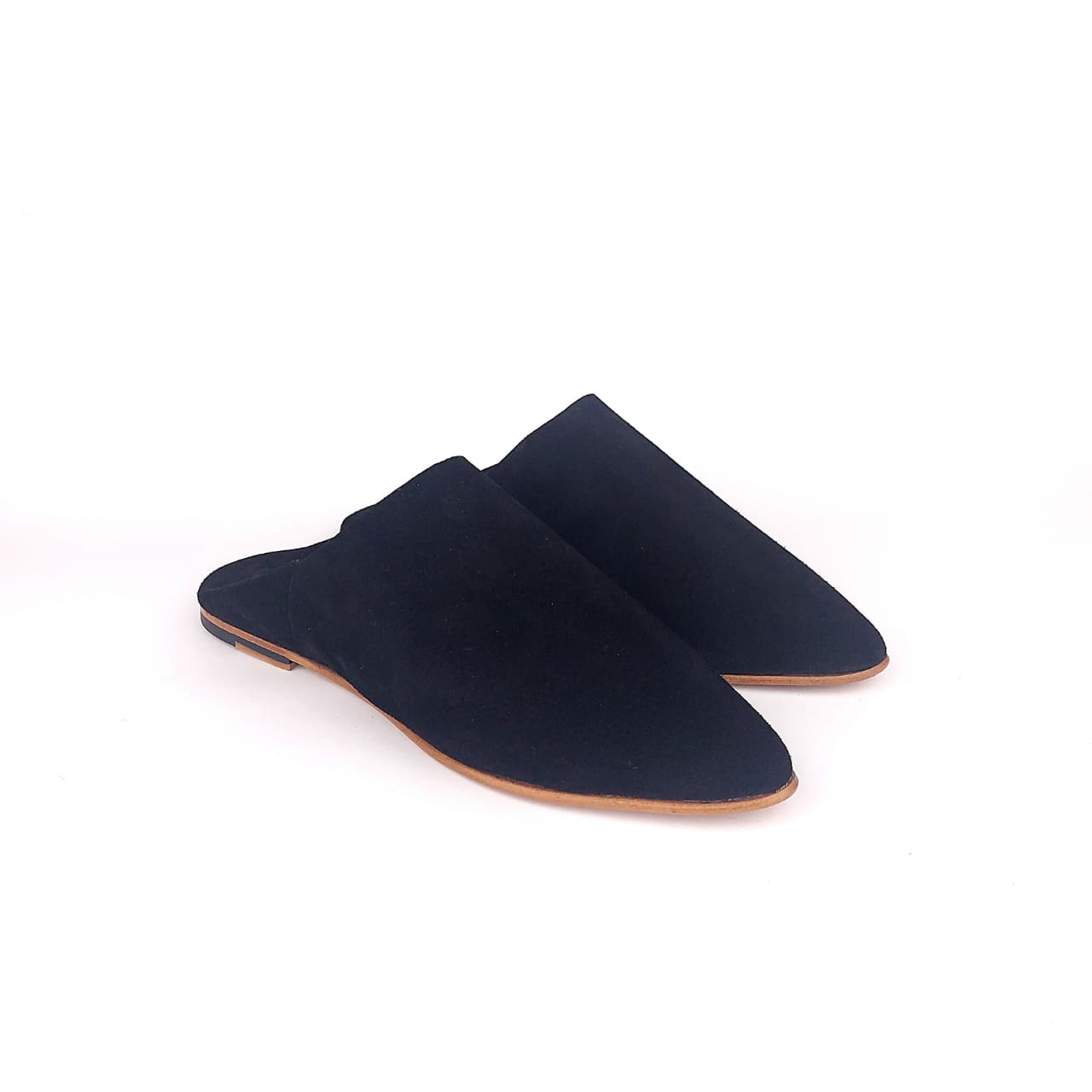 102 Luxury Balgha in Black Suede