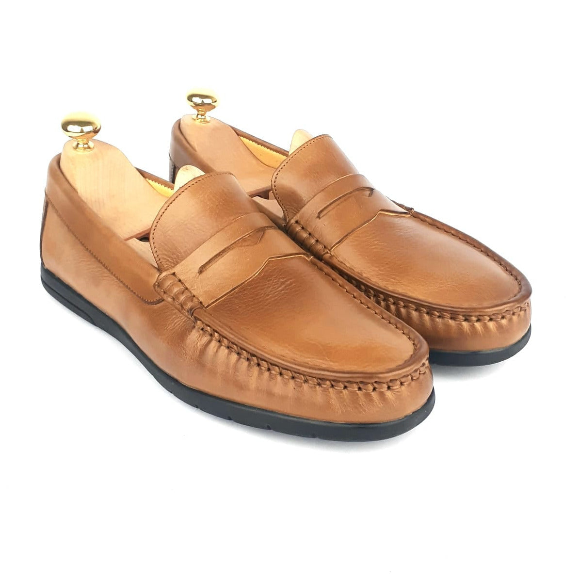 Volzak 100 Cashew Leather Moccasin